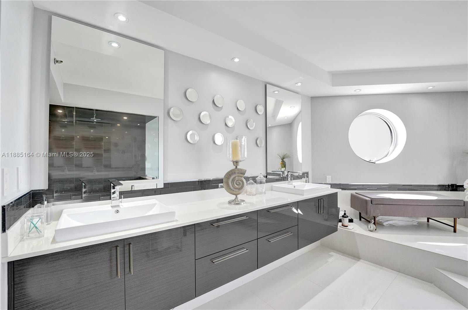 20185 E Country Club Dr # 2304