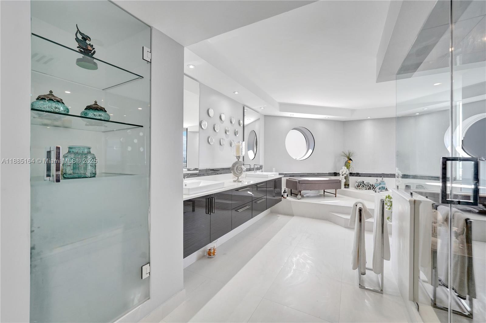 20185 E Country Club Dr # 2304