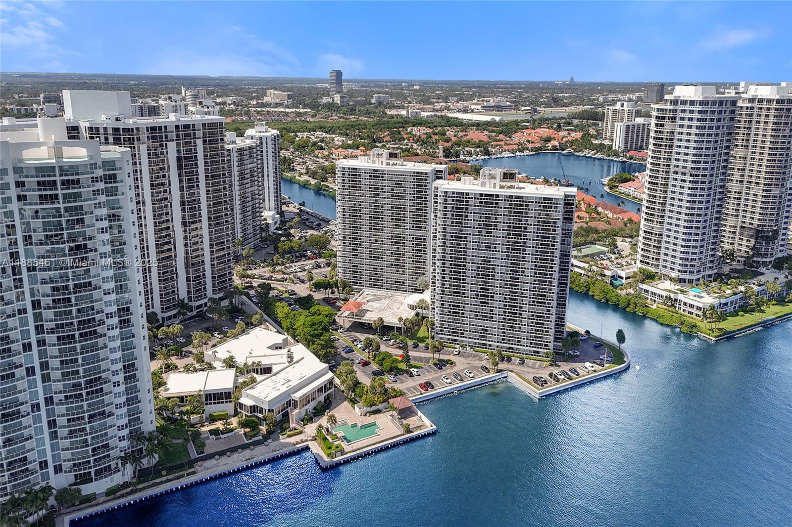 20505 E Country Club Dr # 2233