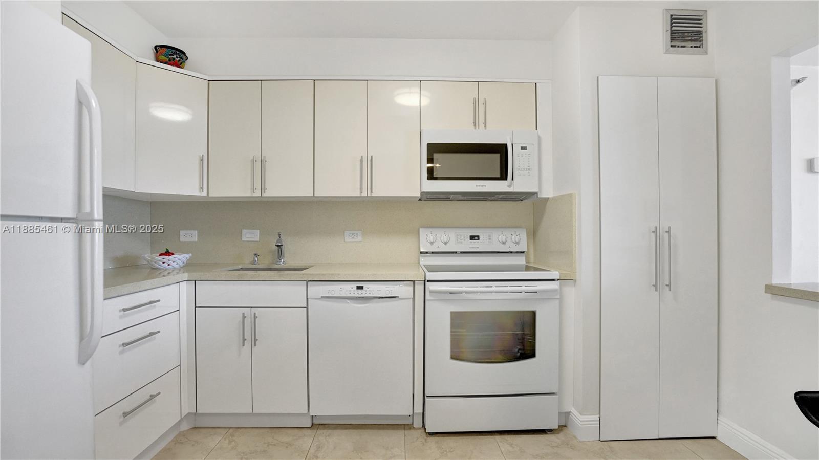 20505 E Country Club Dr # 2233