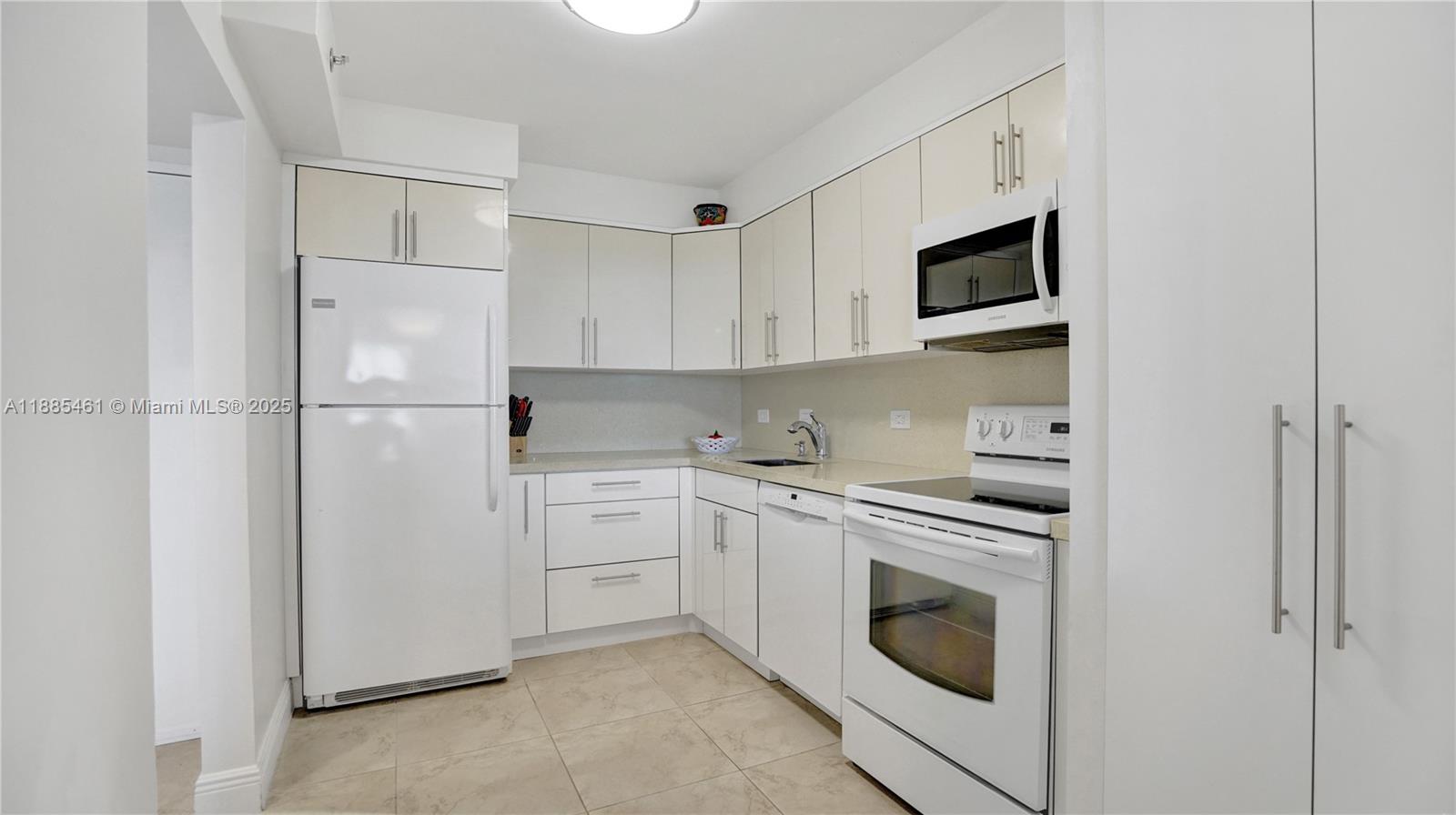 20505 E Country Club Dr # 2233