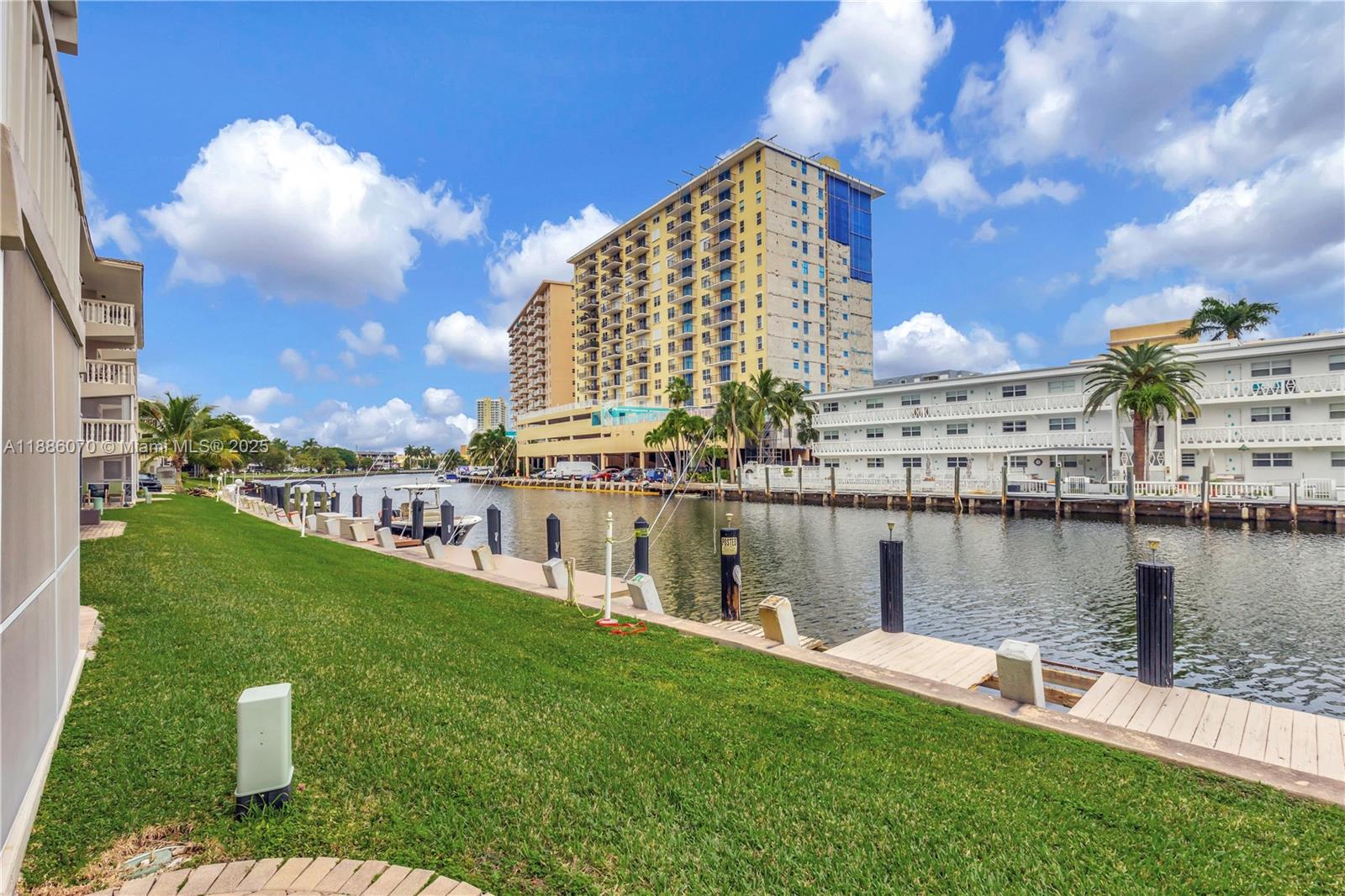440 Paradise Isle Blvd # 109