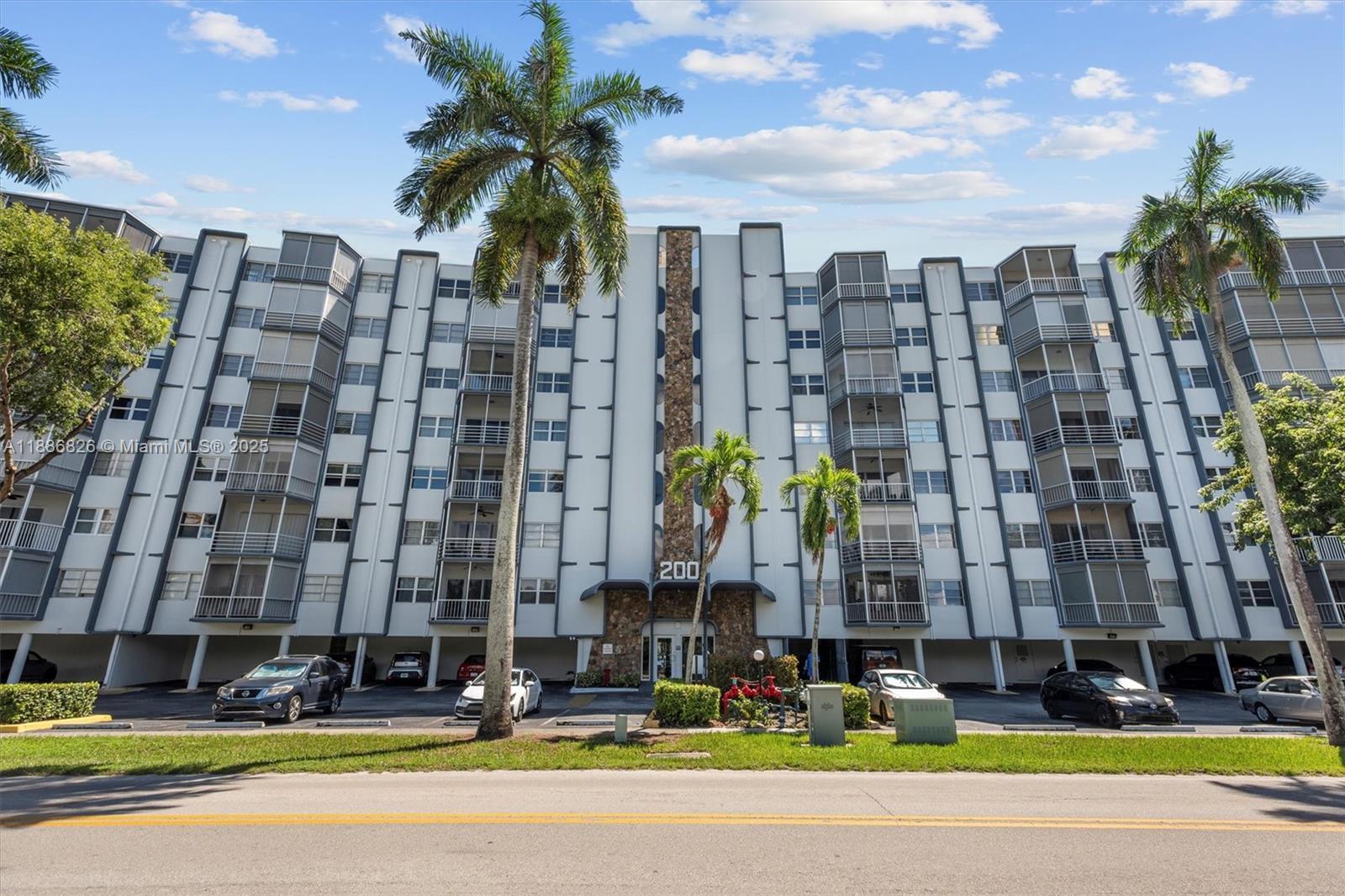 200 Diplomat Pkwy # 825