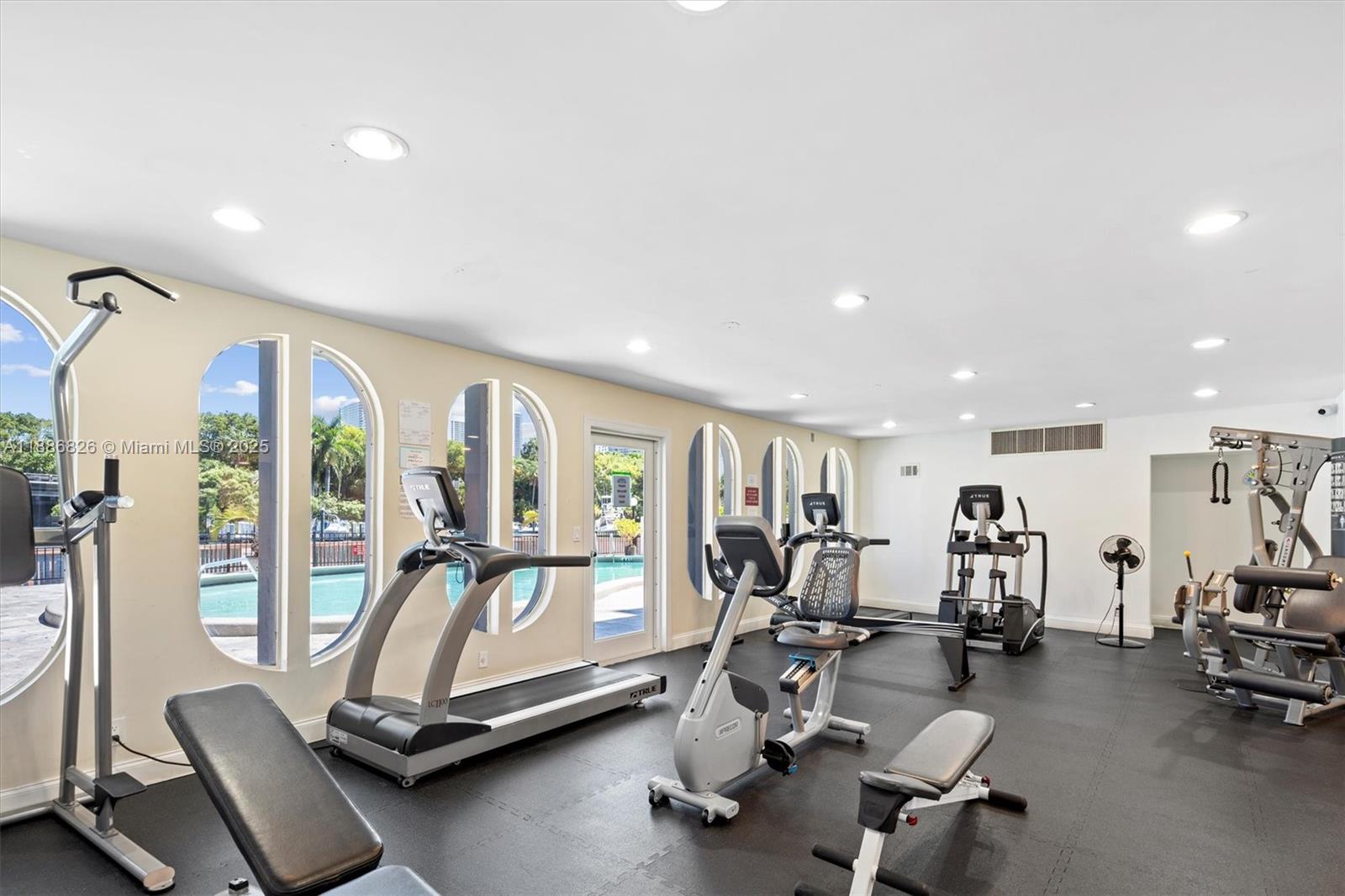 200 Diplomat Pkwy # 825