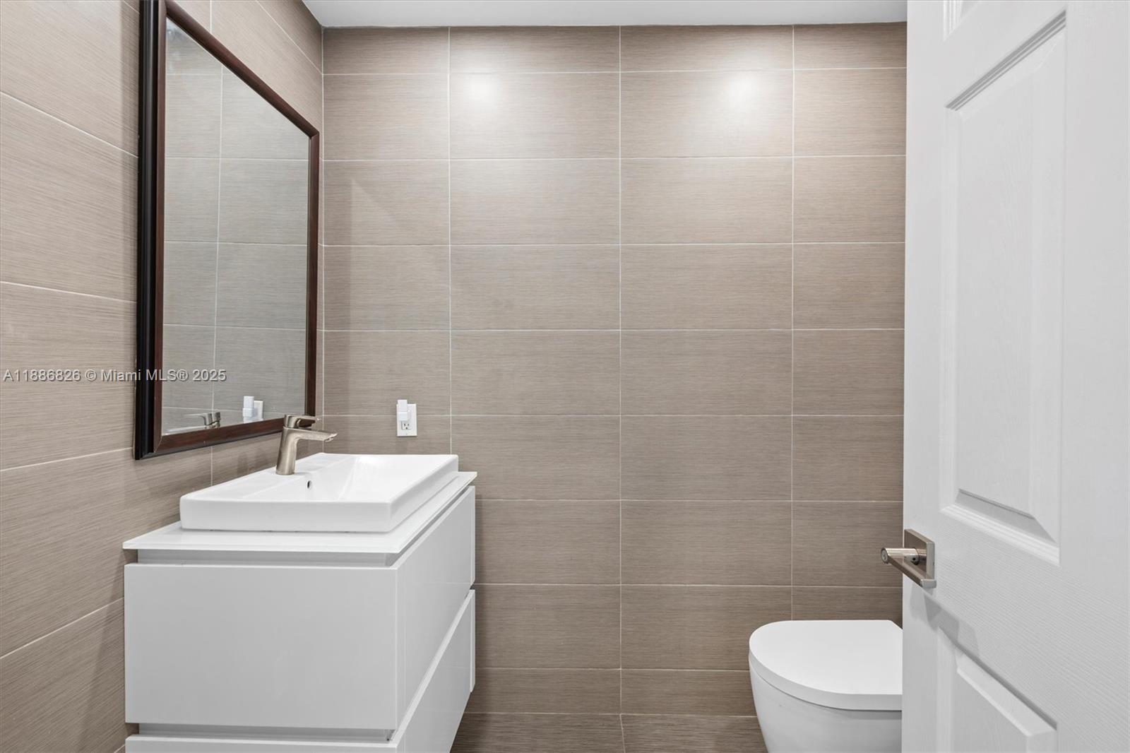 200 Diplomat Pkwy # 825