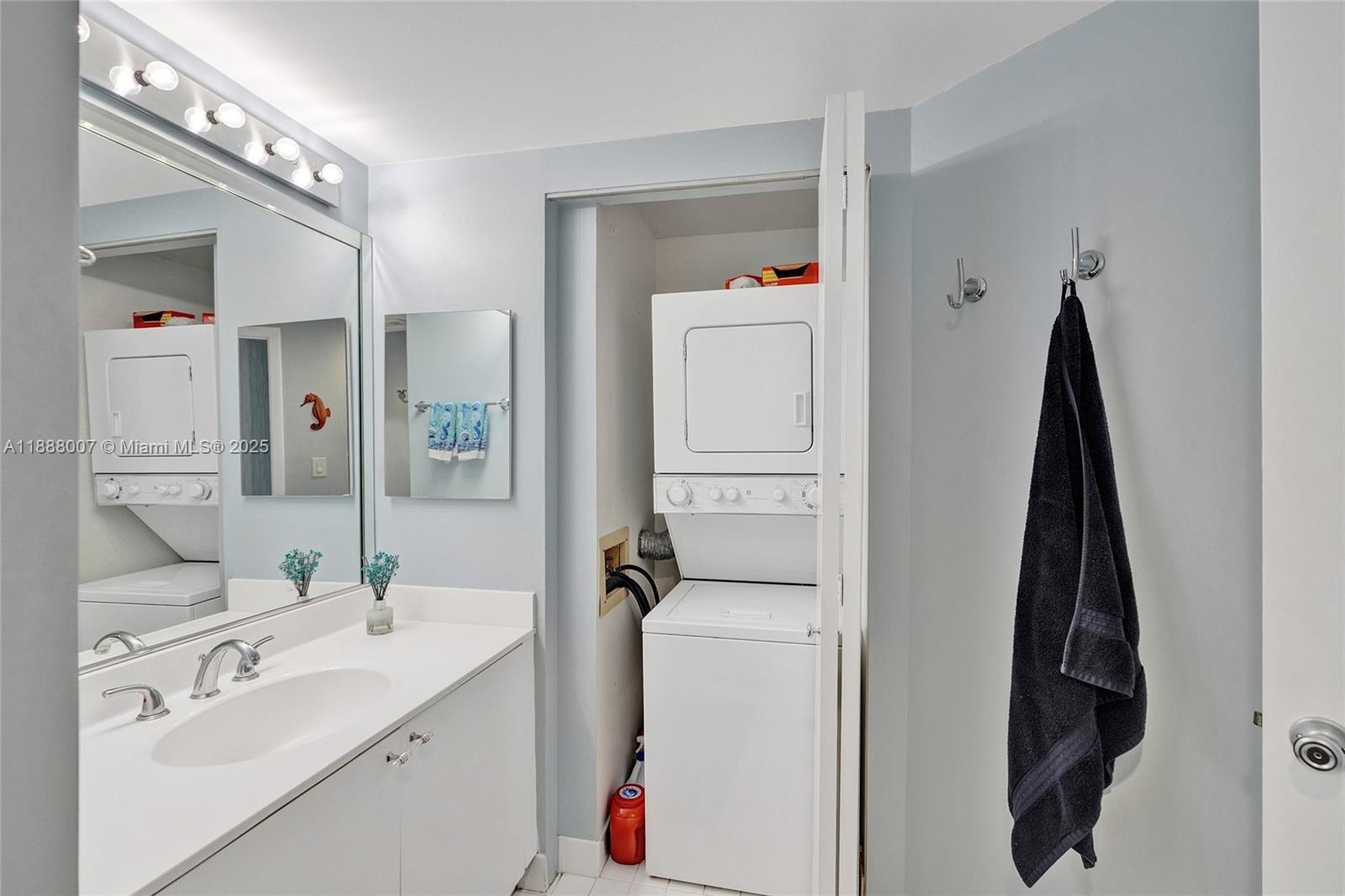 20185 E Country Club Dr # 1409