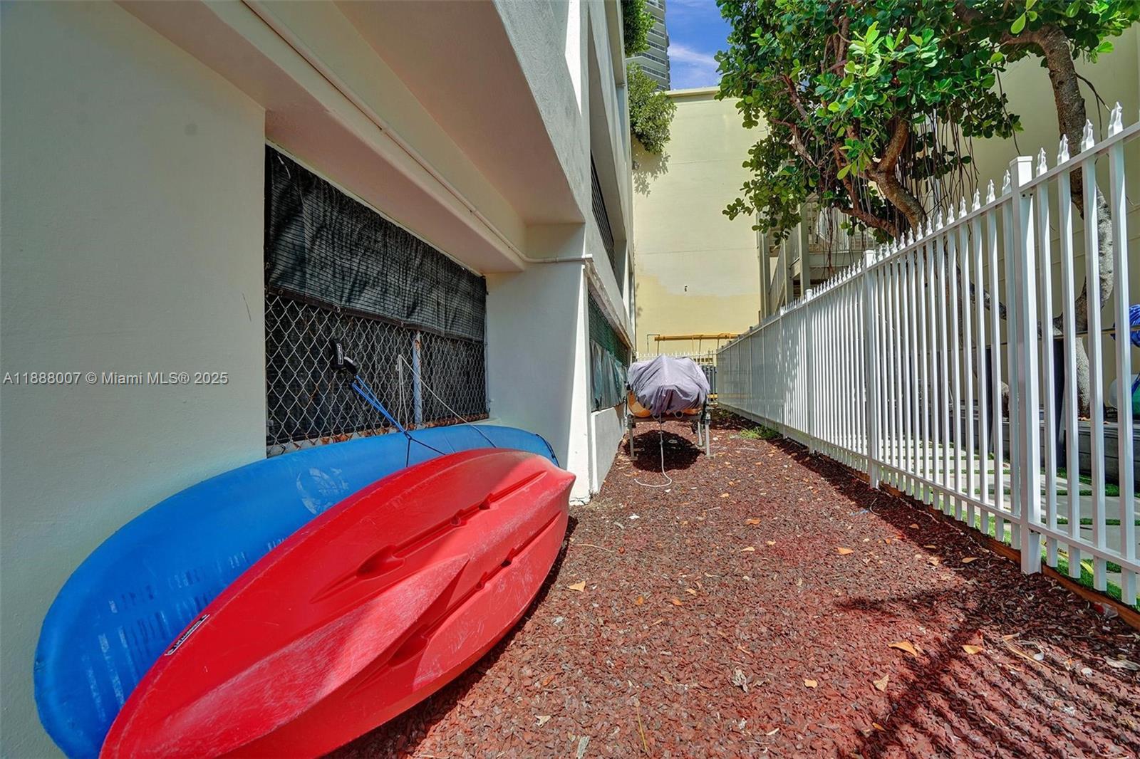 20185 E Country Club Dr # 1409