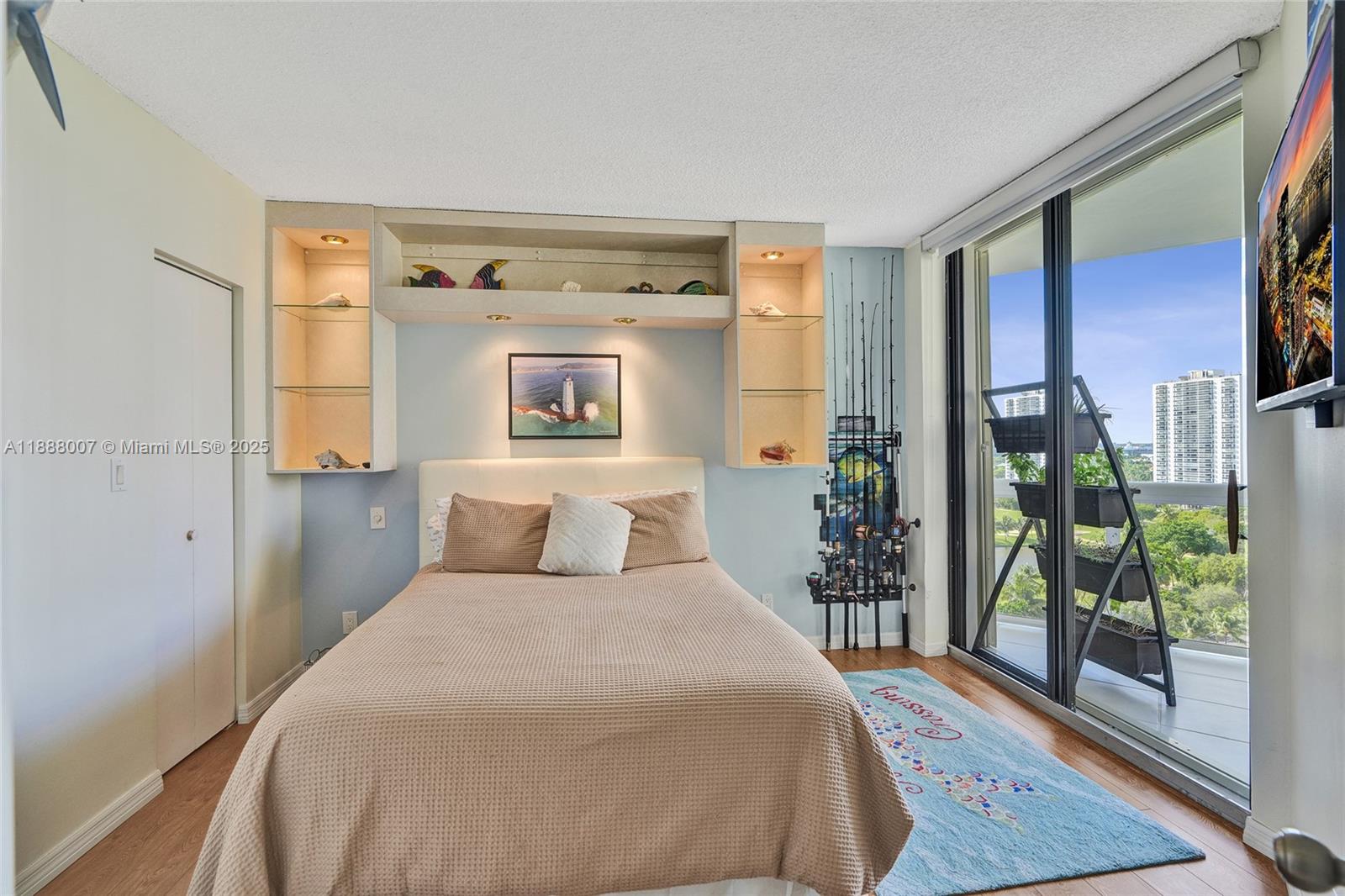 20185 E Country Club Dr # 1409