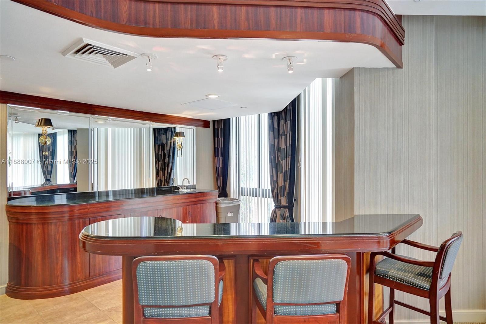 20185 E Country Club Dr # 1409