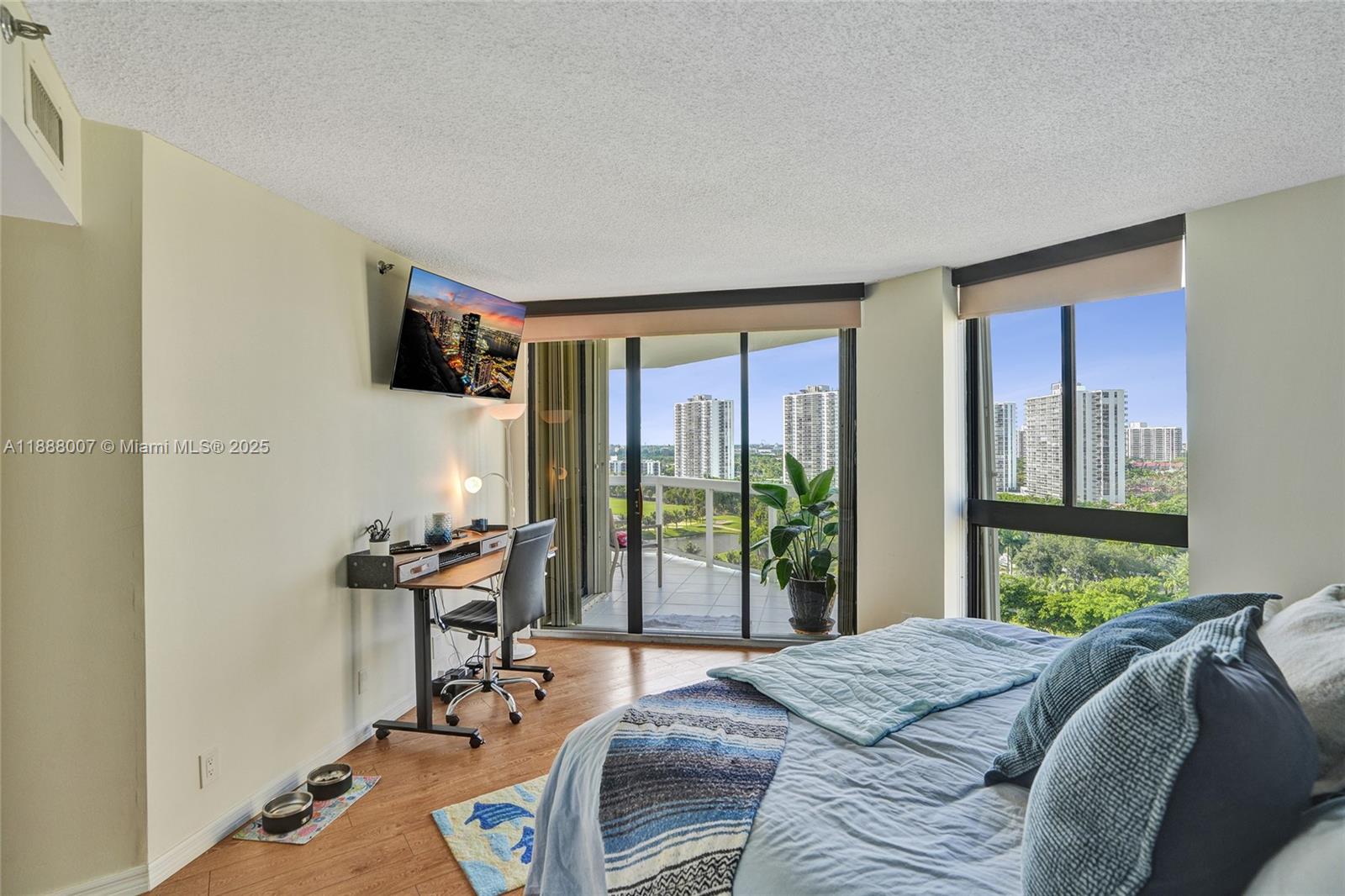 20185 E Country Club Dr # 1409