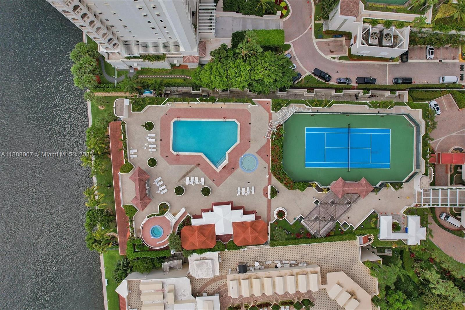 20185 E Country Club Dr # 1409