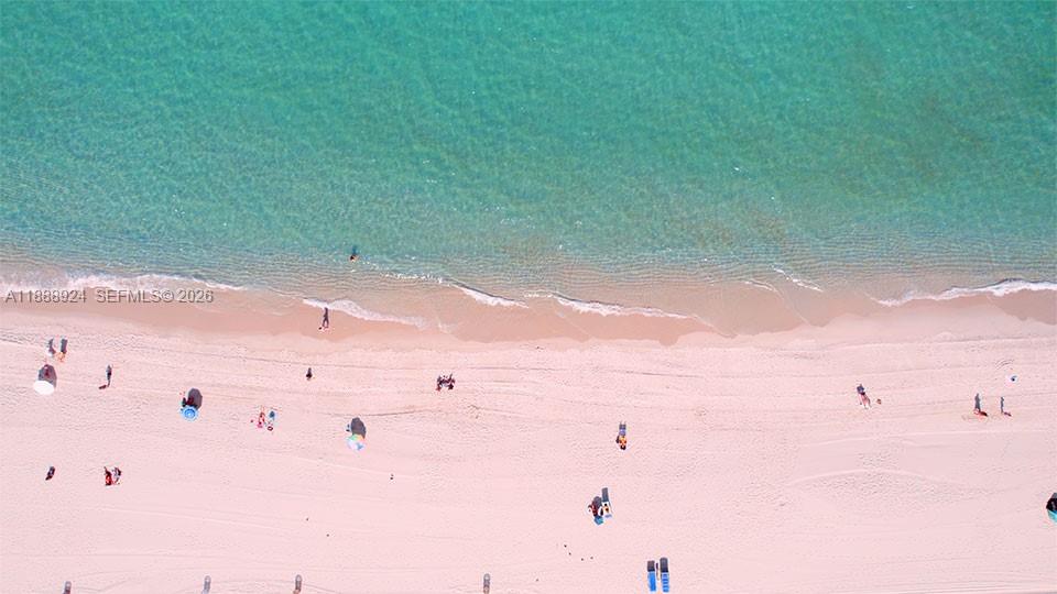 6917 Collins Ave # 1512