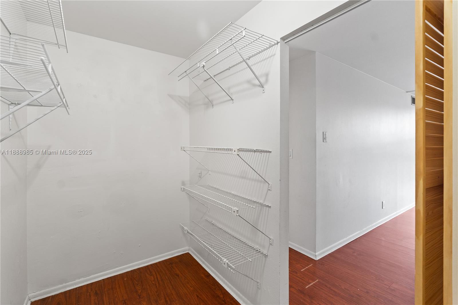 800 Parkview Dr # 224