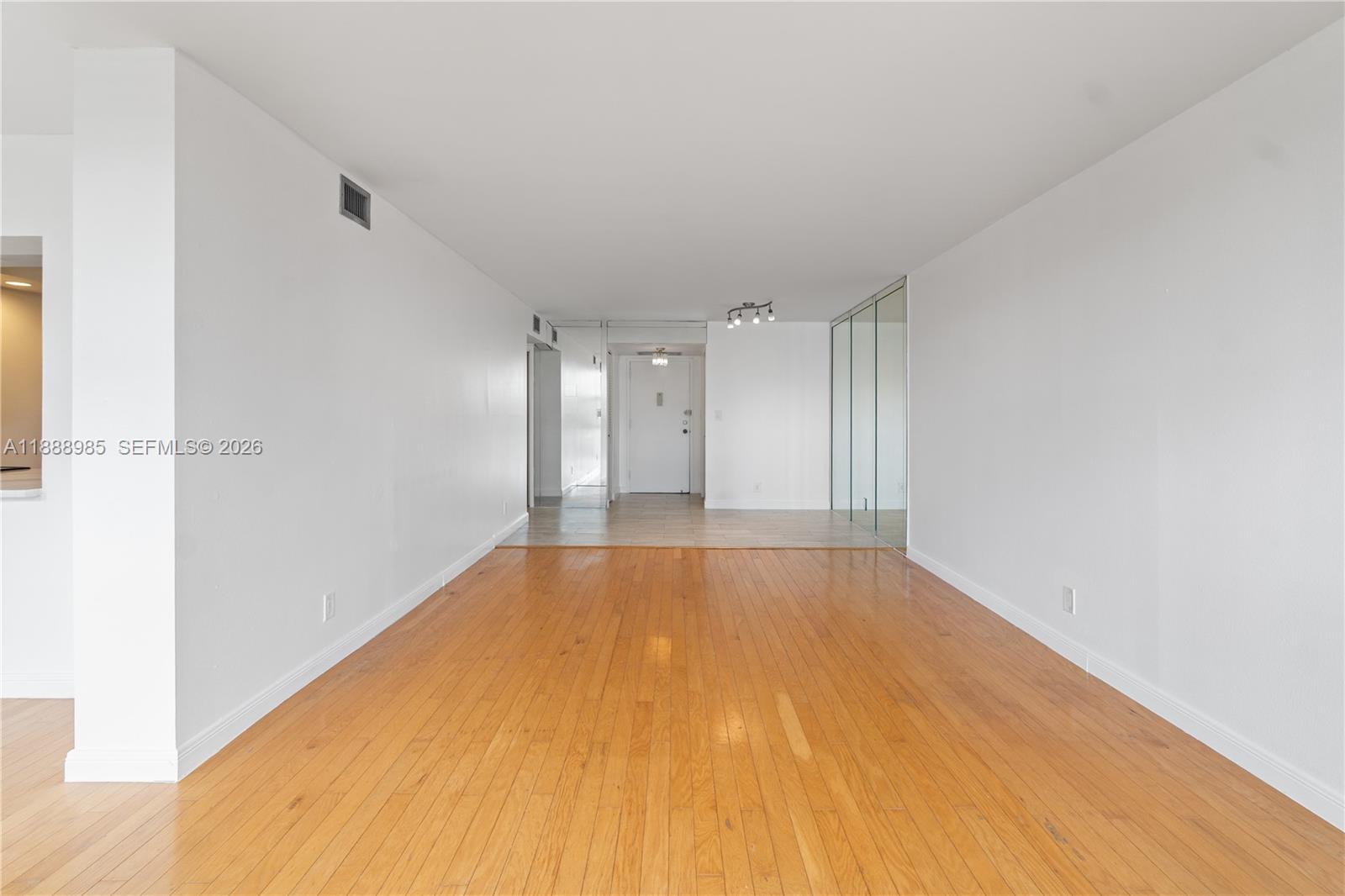 800 Parkview Dr # 224