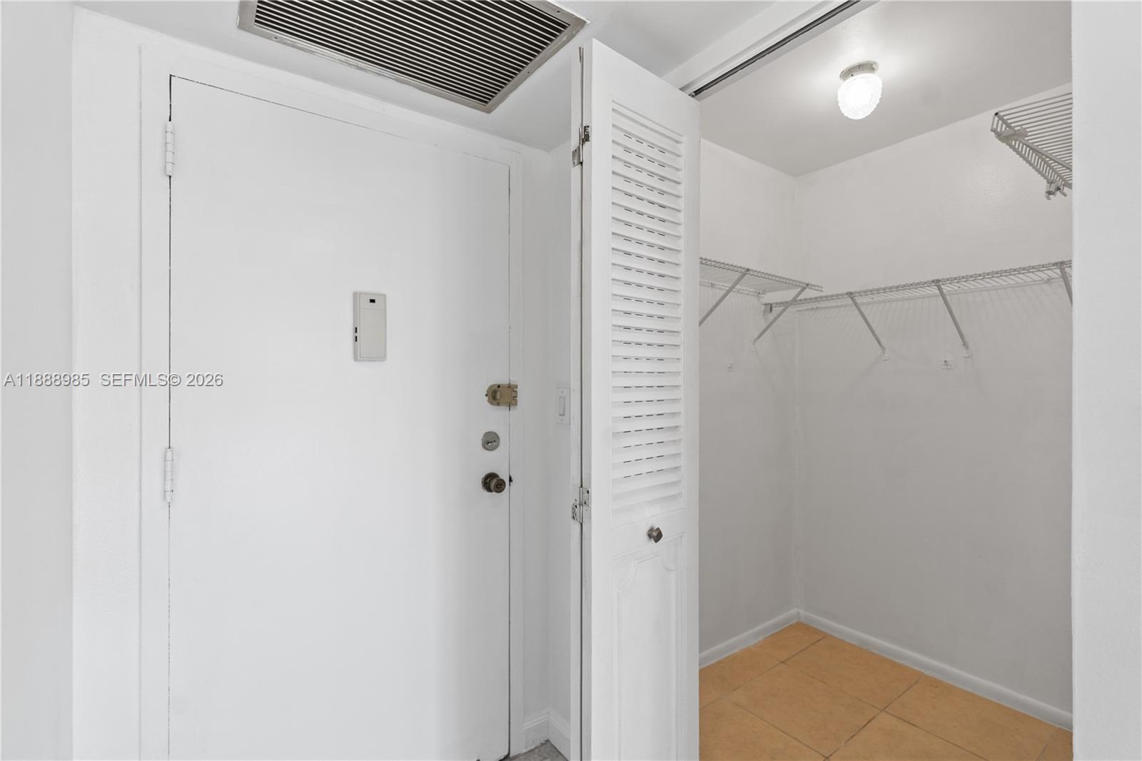 800 Parkview Dr # 224