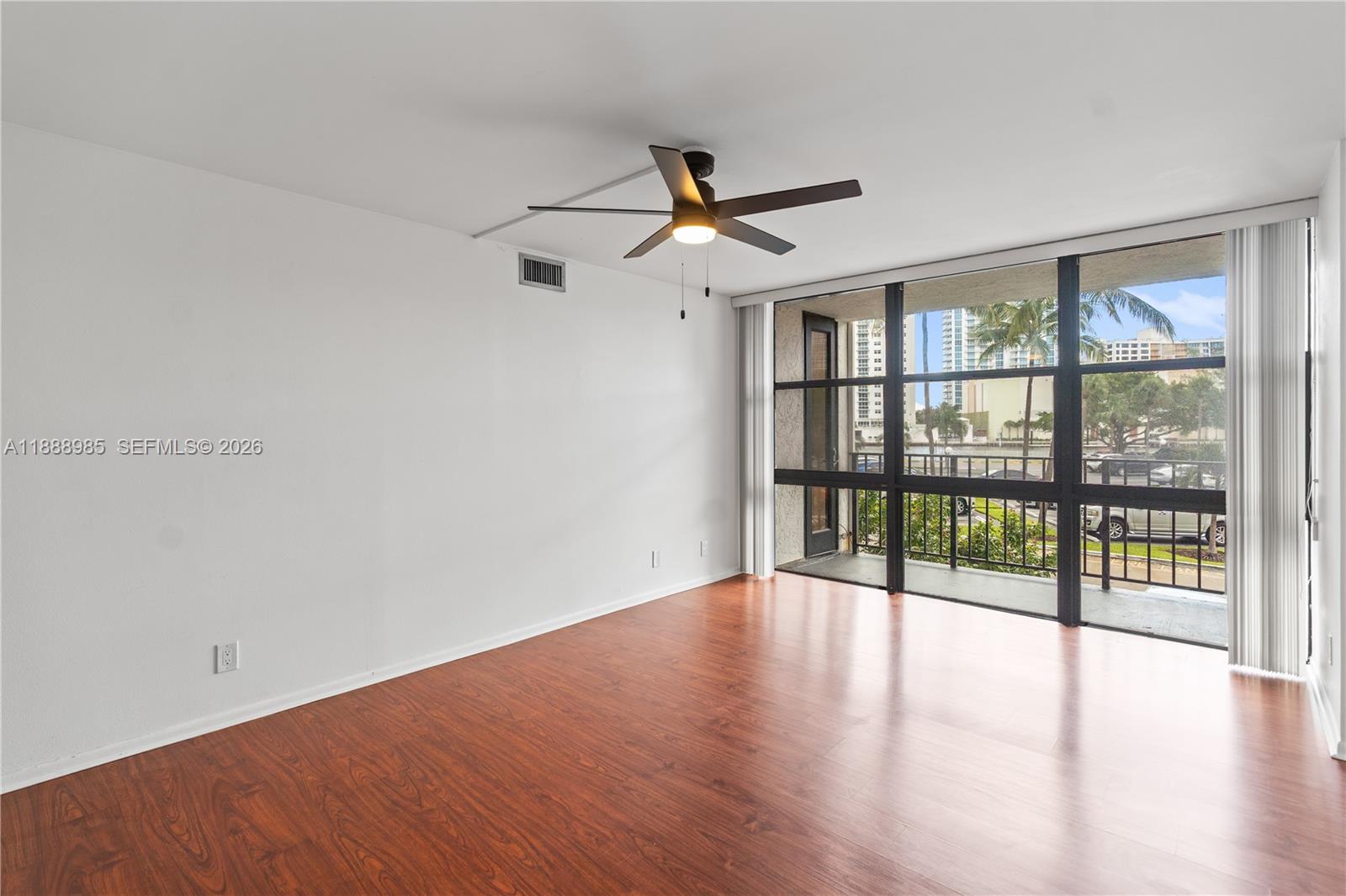 800 Parkview Dr # 224