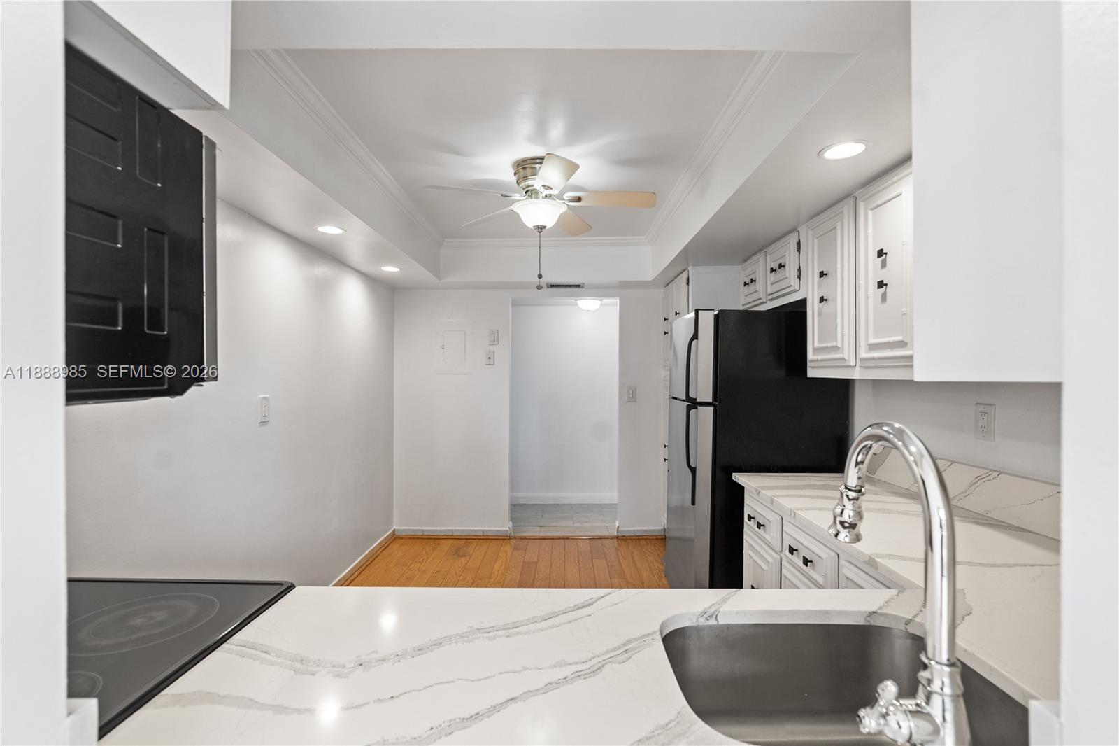 800 Parkview Dr # 224