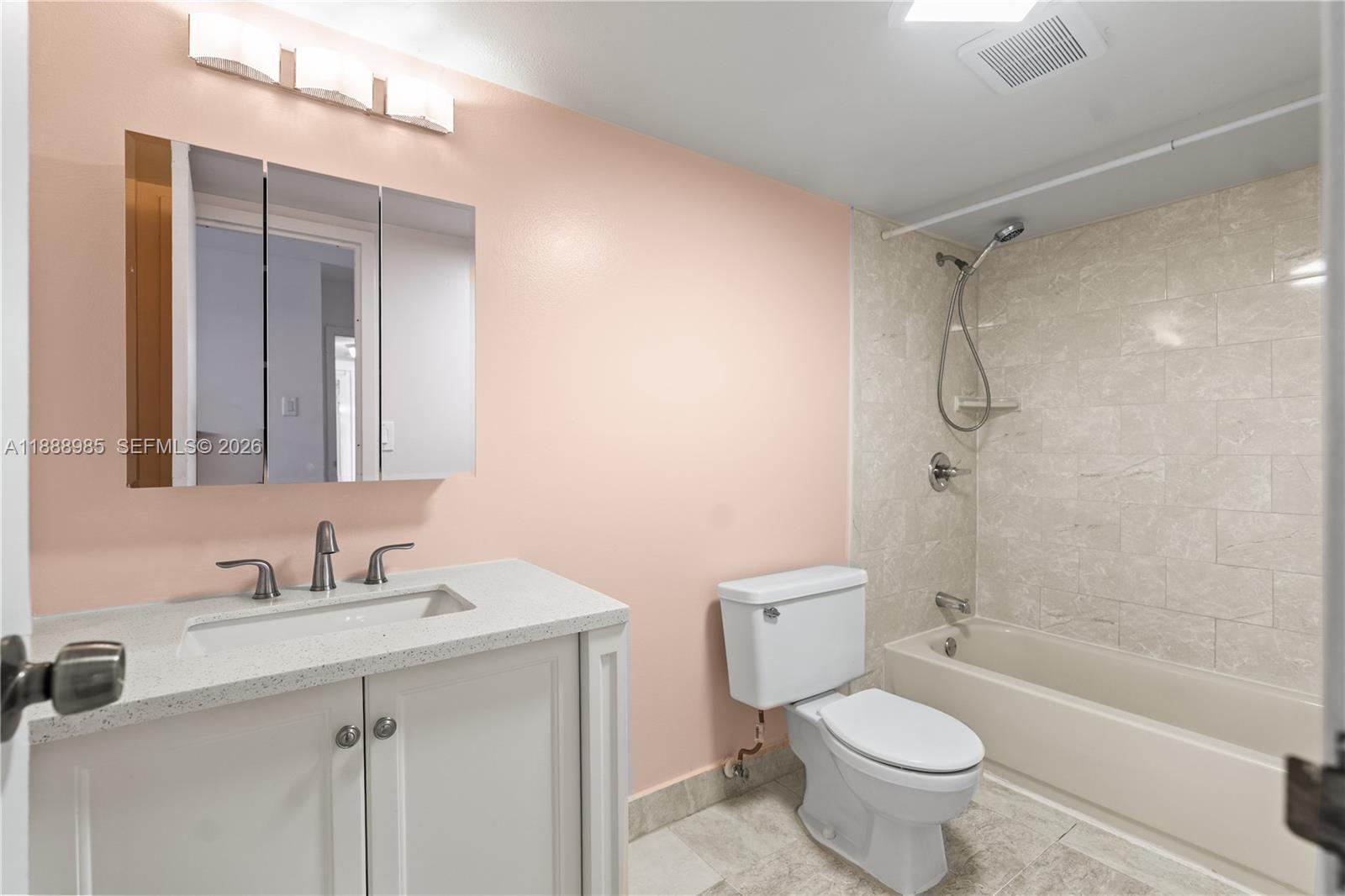 800 Parkview Dr # 224