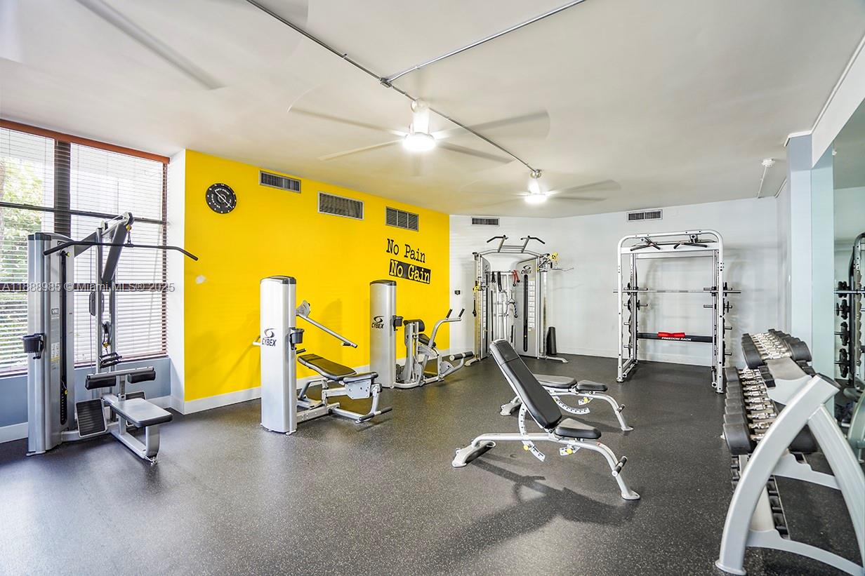 800 Parkview Dr # 224