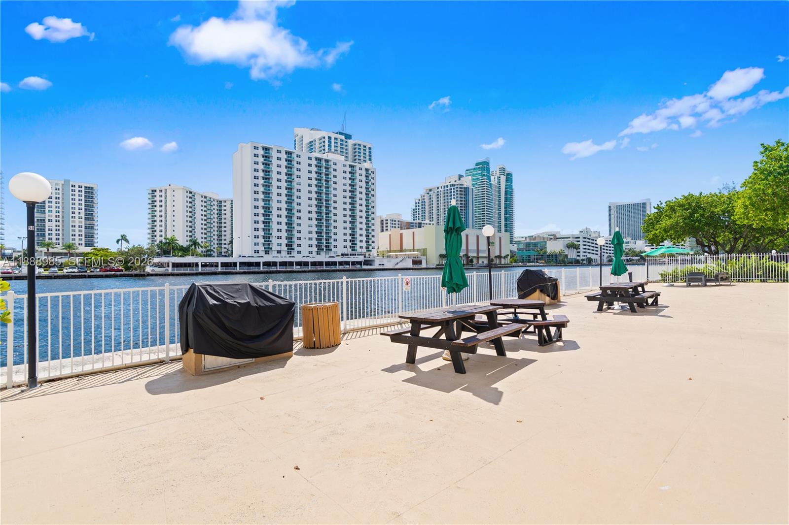 800 Parkview Dr # 224