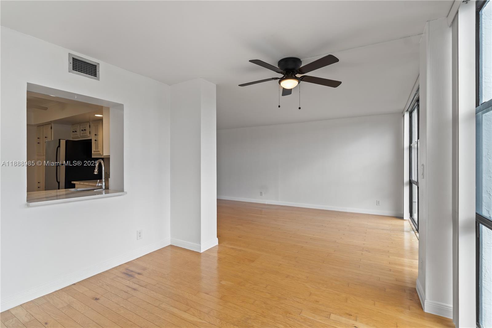 800 Parkview Dr # 224