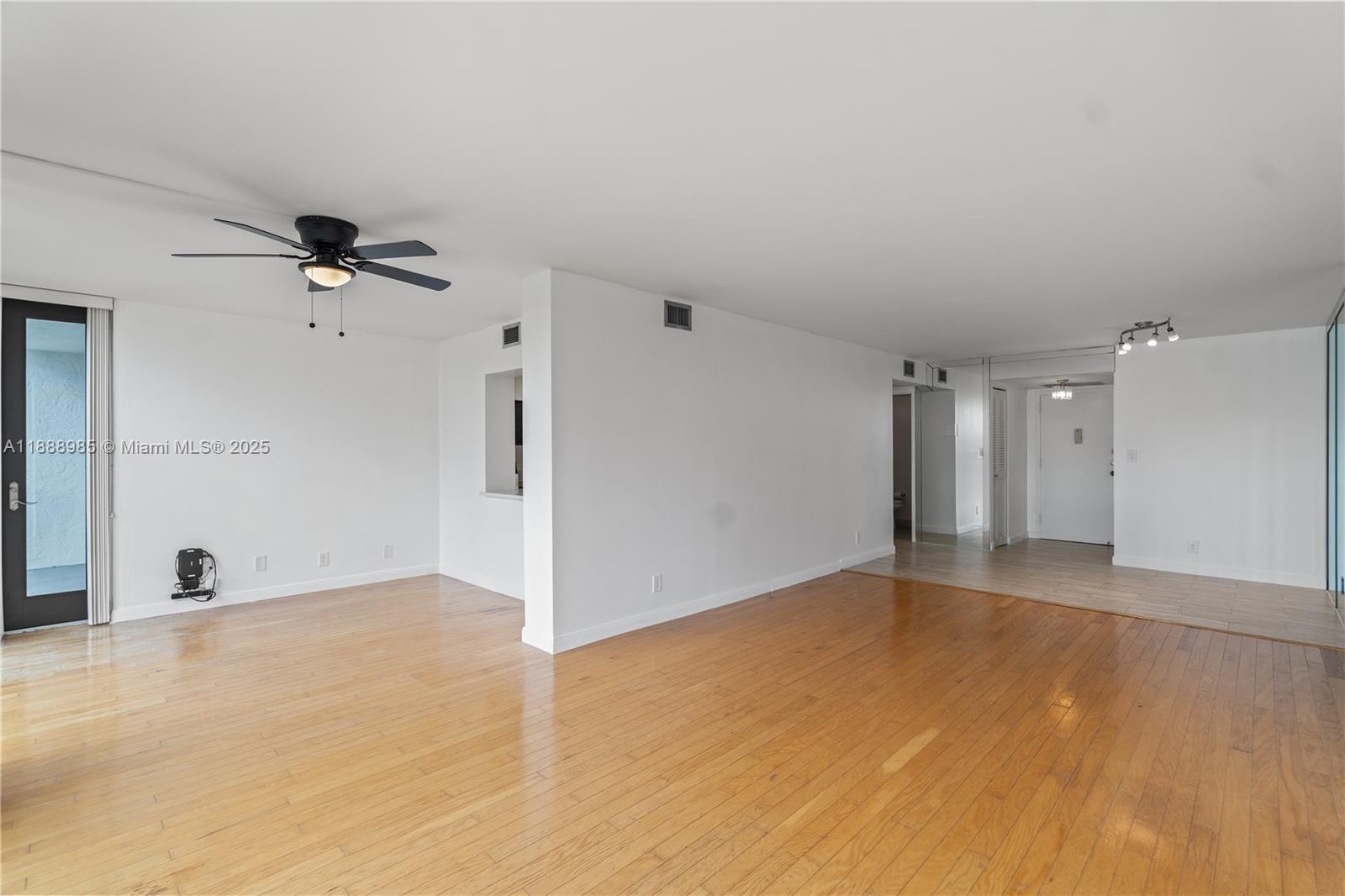 800 Parkview Dr # 224