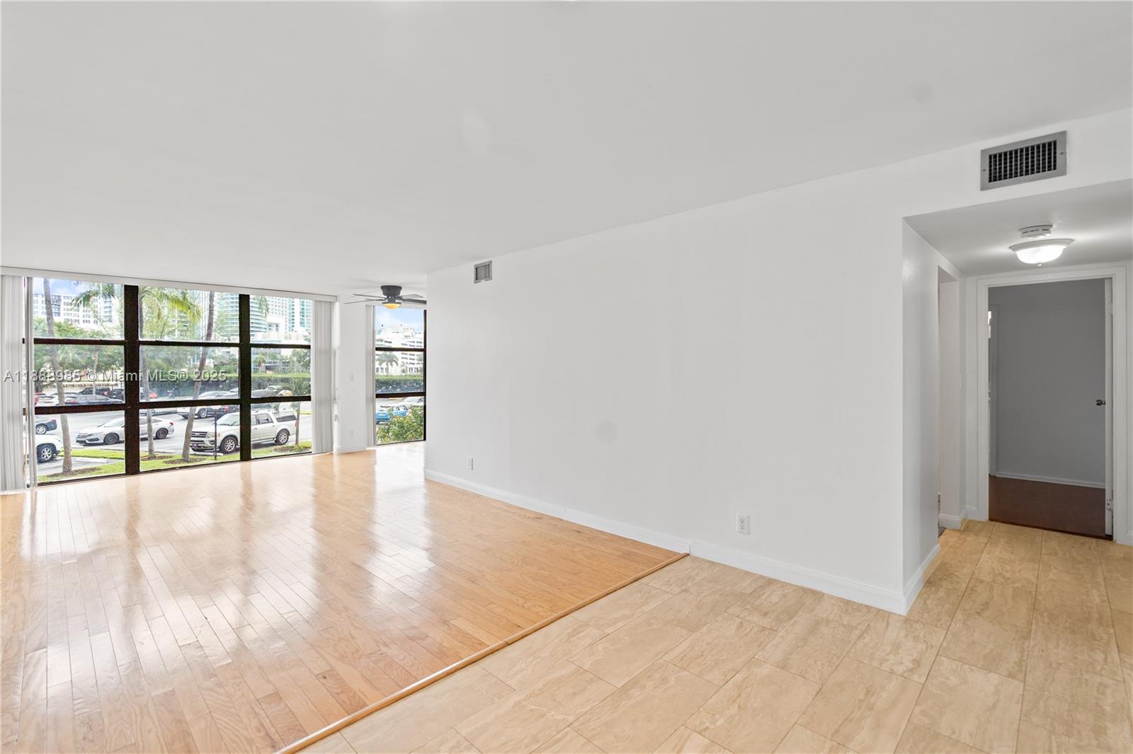 800 Parkview Dr # 224