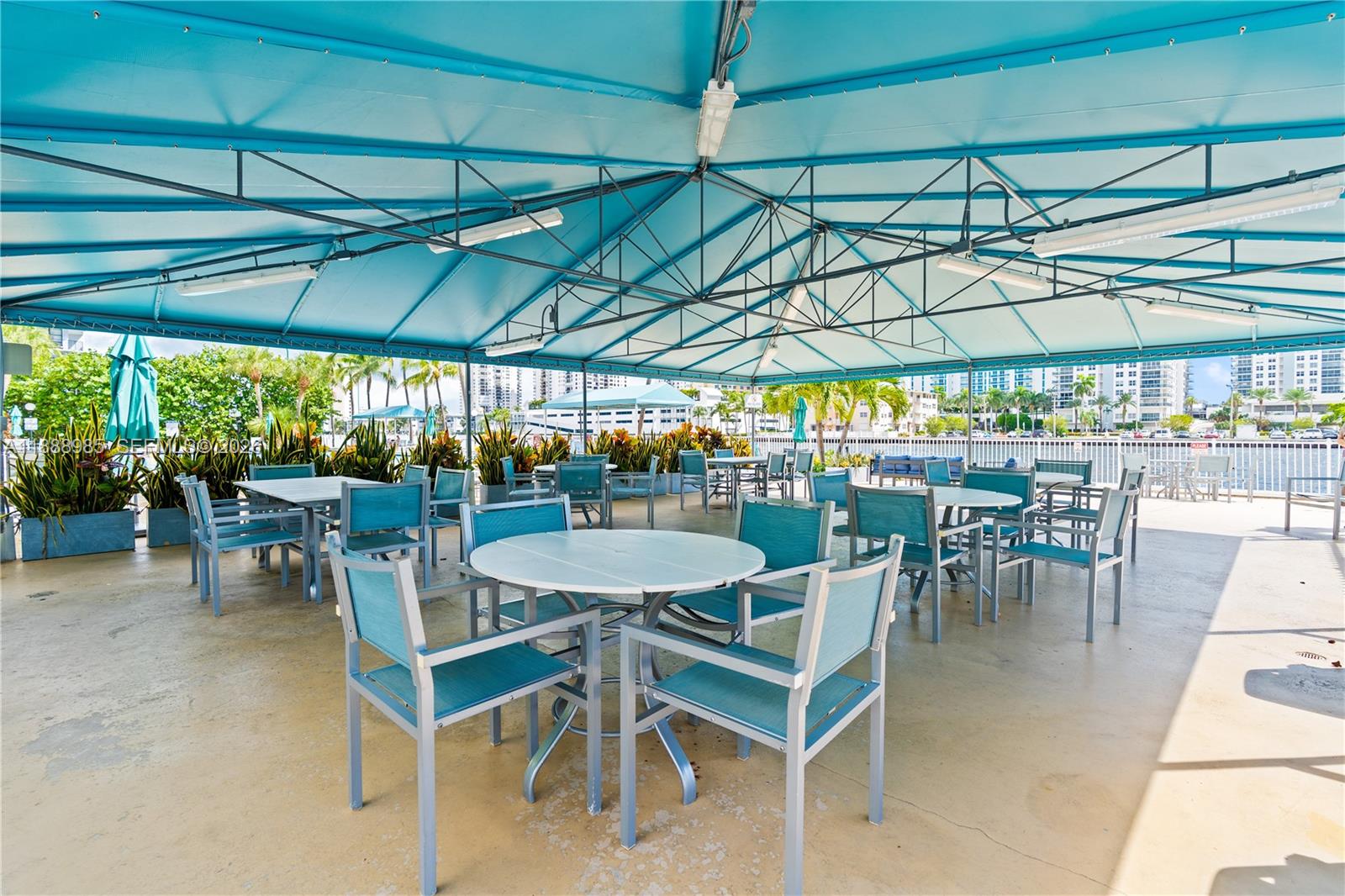 800 Parkview Dr # 224