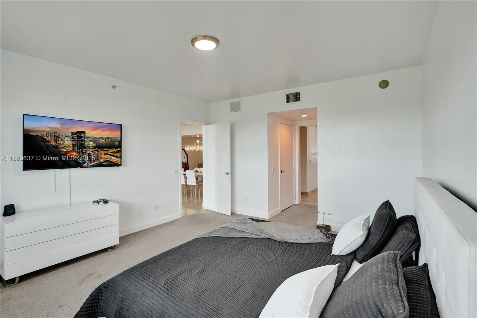 14951 Royal Oaks Ln # 1704