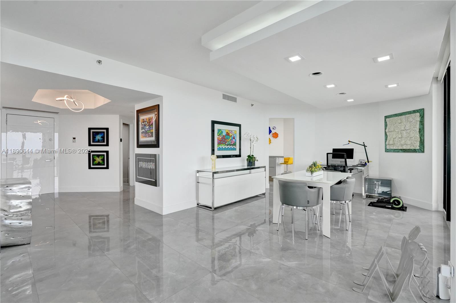 20191 E Country Club Dr # 2606