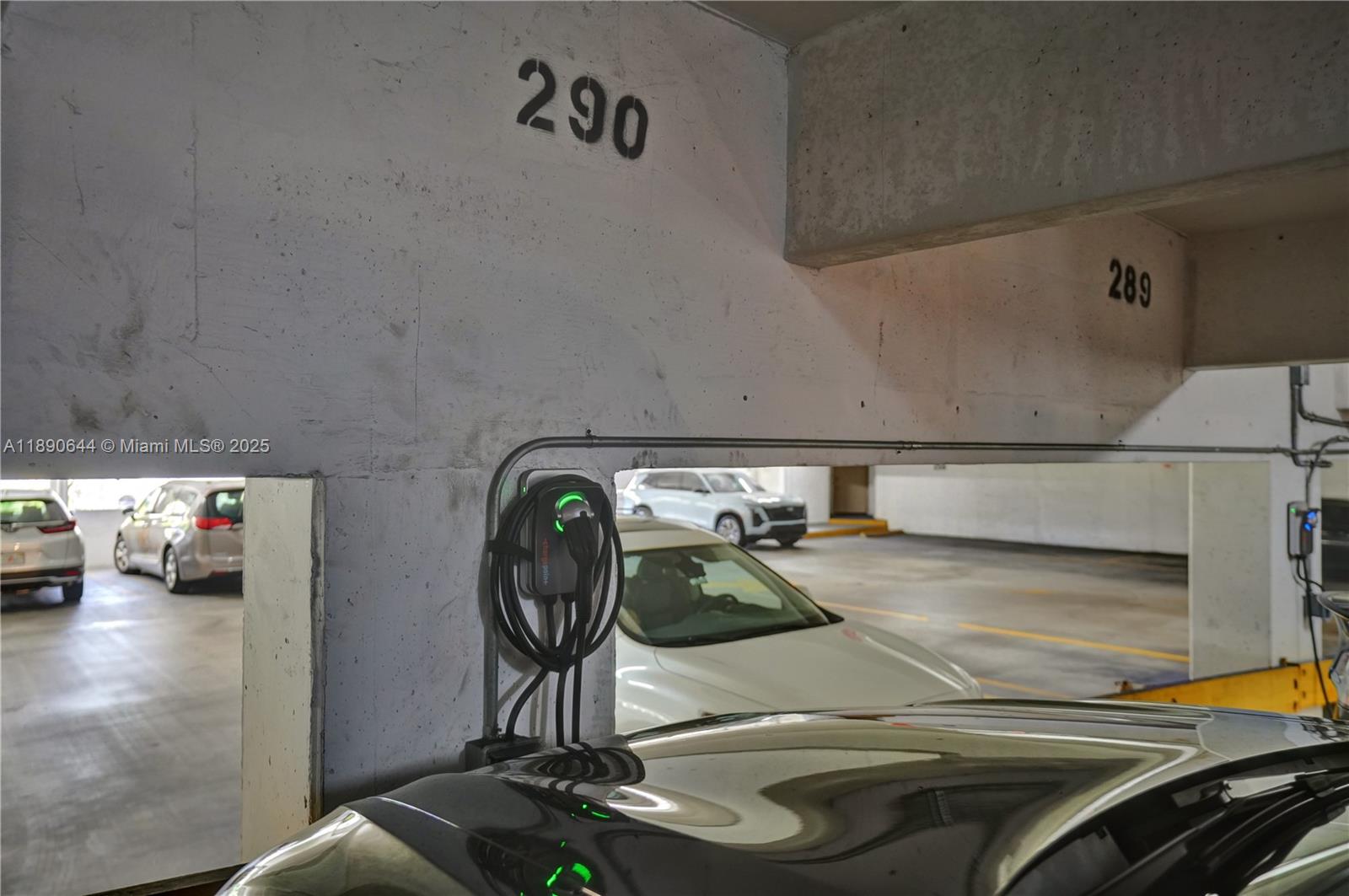 20191 E Country Club Dr # 2606