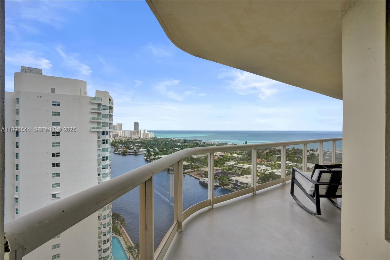 20191 E Country Club Dr # 2606