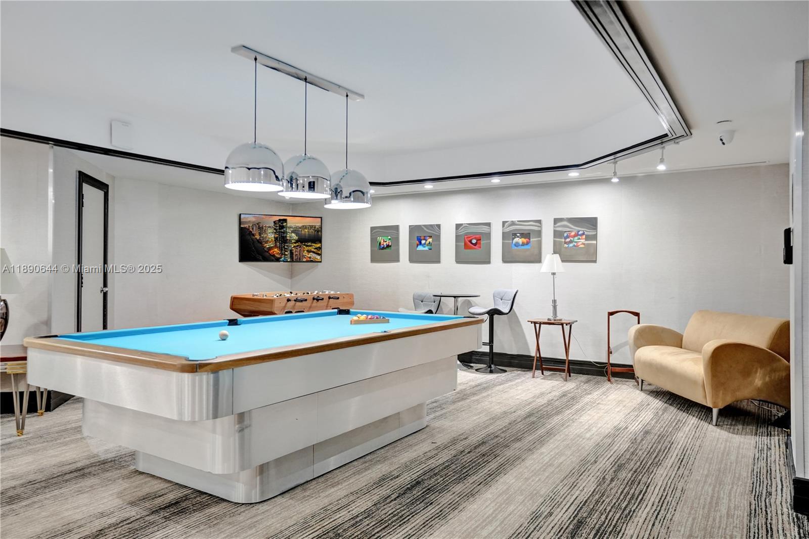 20191 E Country Club Dr # 2606