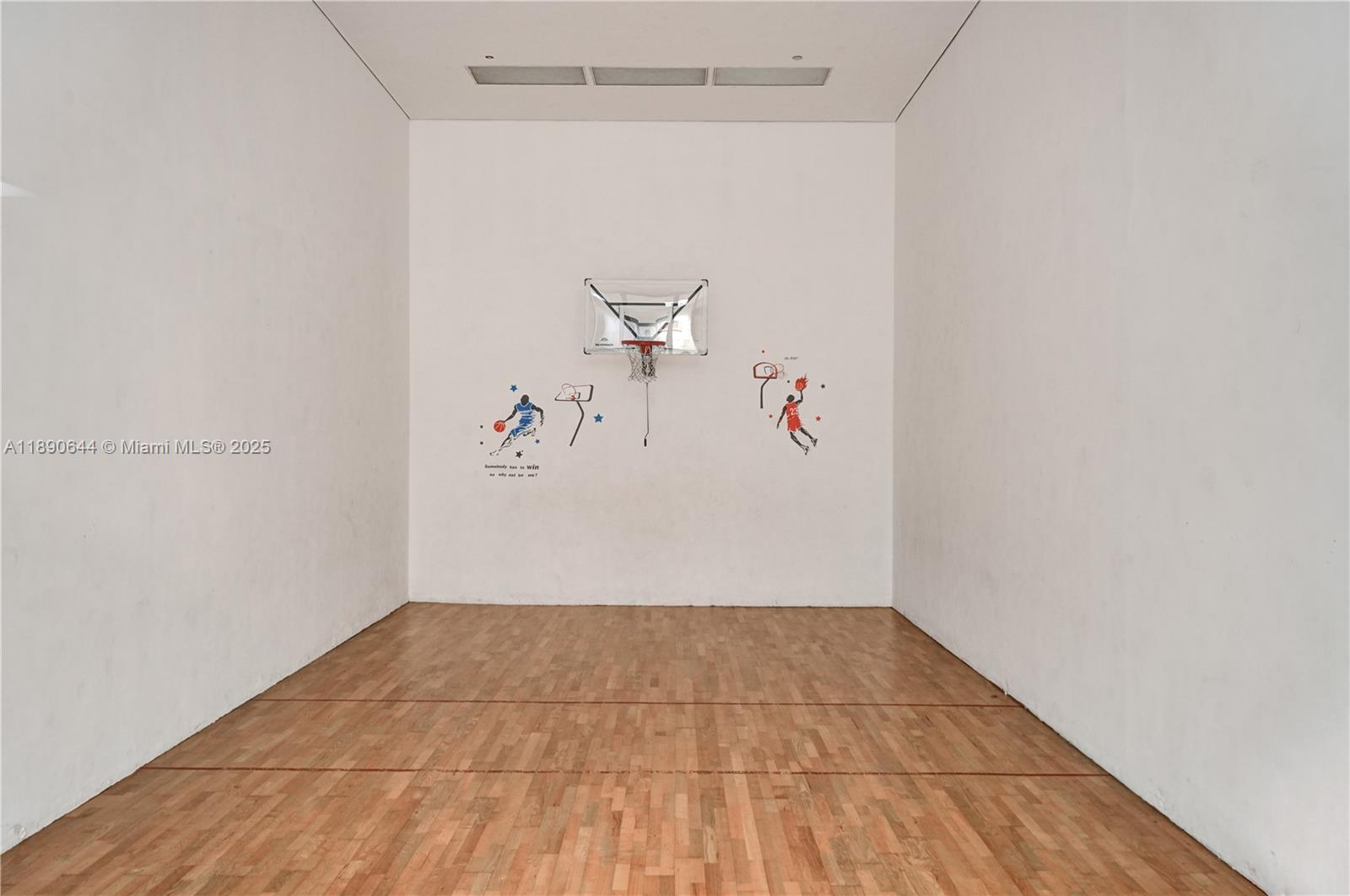 20191 E Country Club Dr # 2606