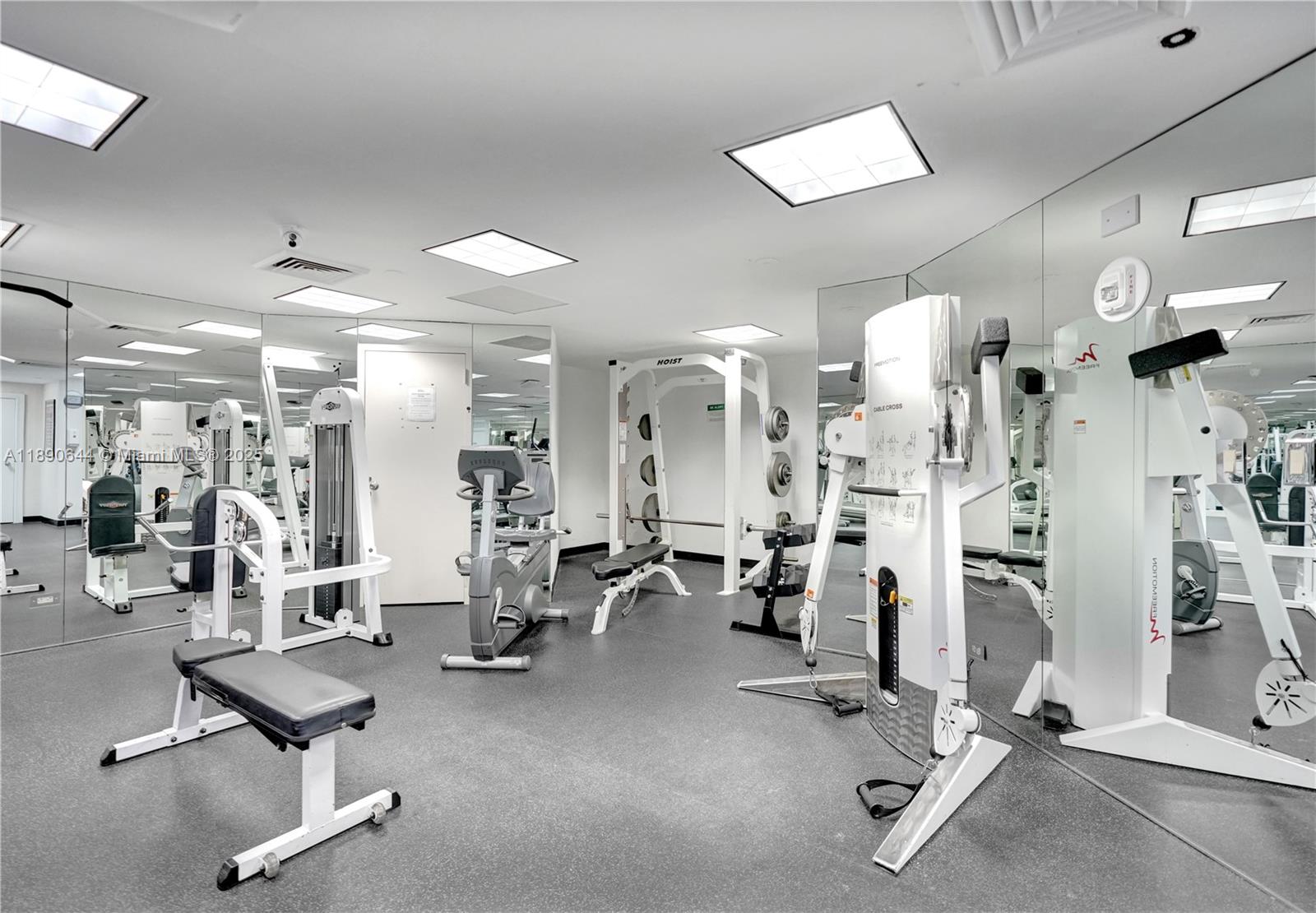 20191 E Country Club Dr # 2606