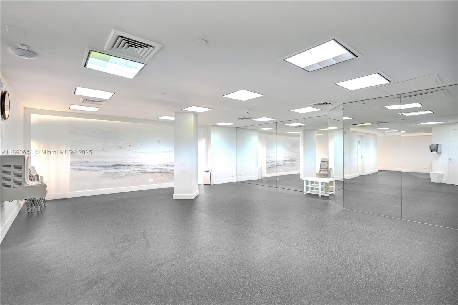 20191 E Country Club Dr # 2606