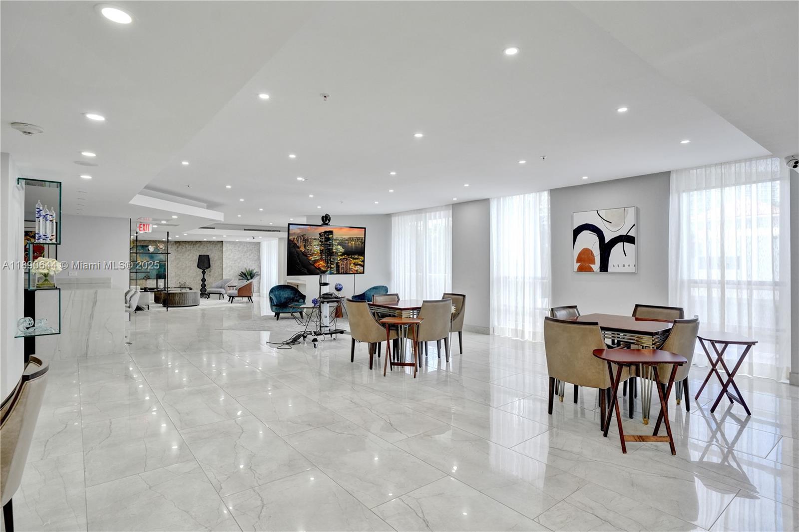 20191 E Country Club Dr # 2606