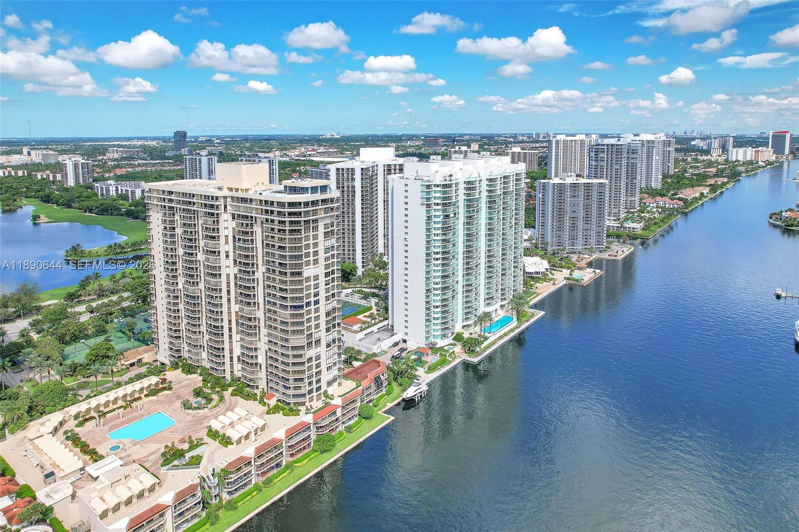 20191 E Country Club Dr # 2606