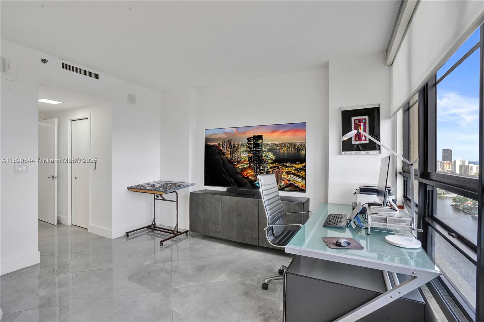 20191 E Country Club Dr # 2606