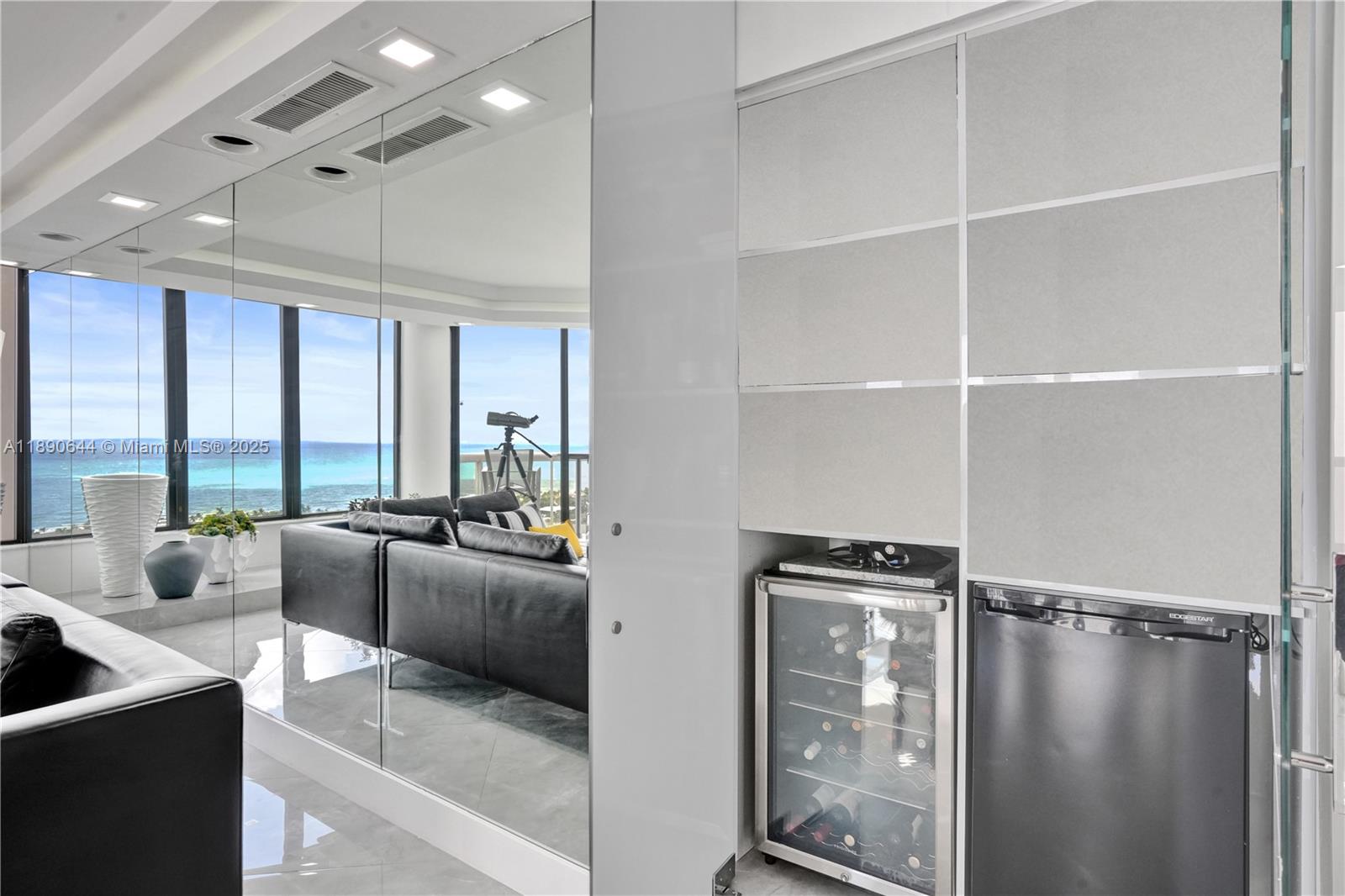 20191 E Country Club Dr # 2606