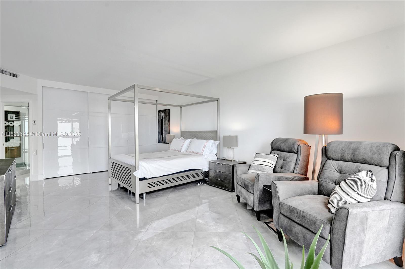 20191 E Country Club Dr # 2606