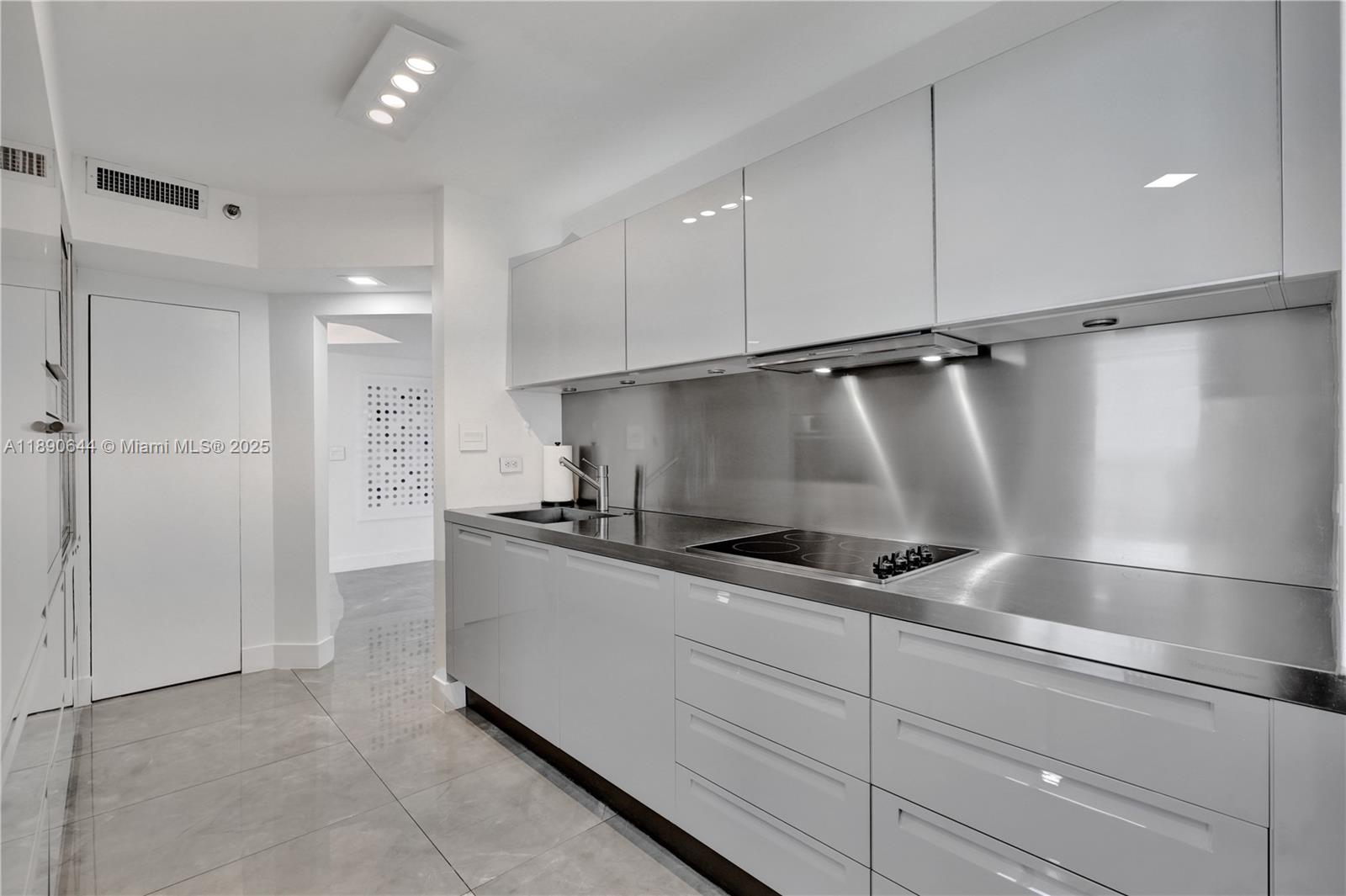 20191 E Country Club Dr # 2606