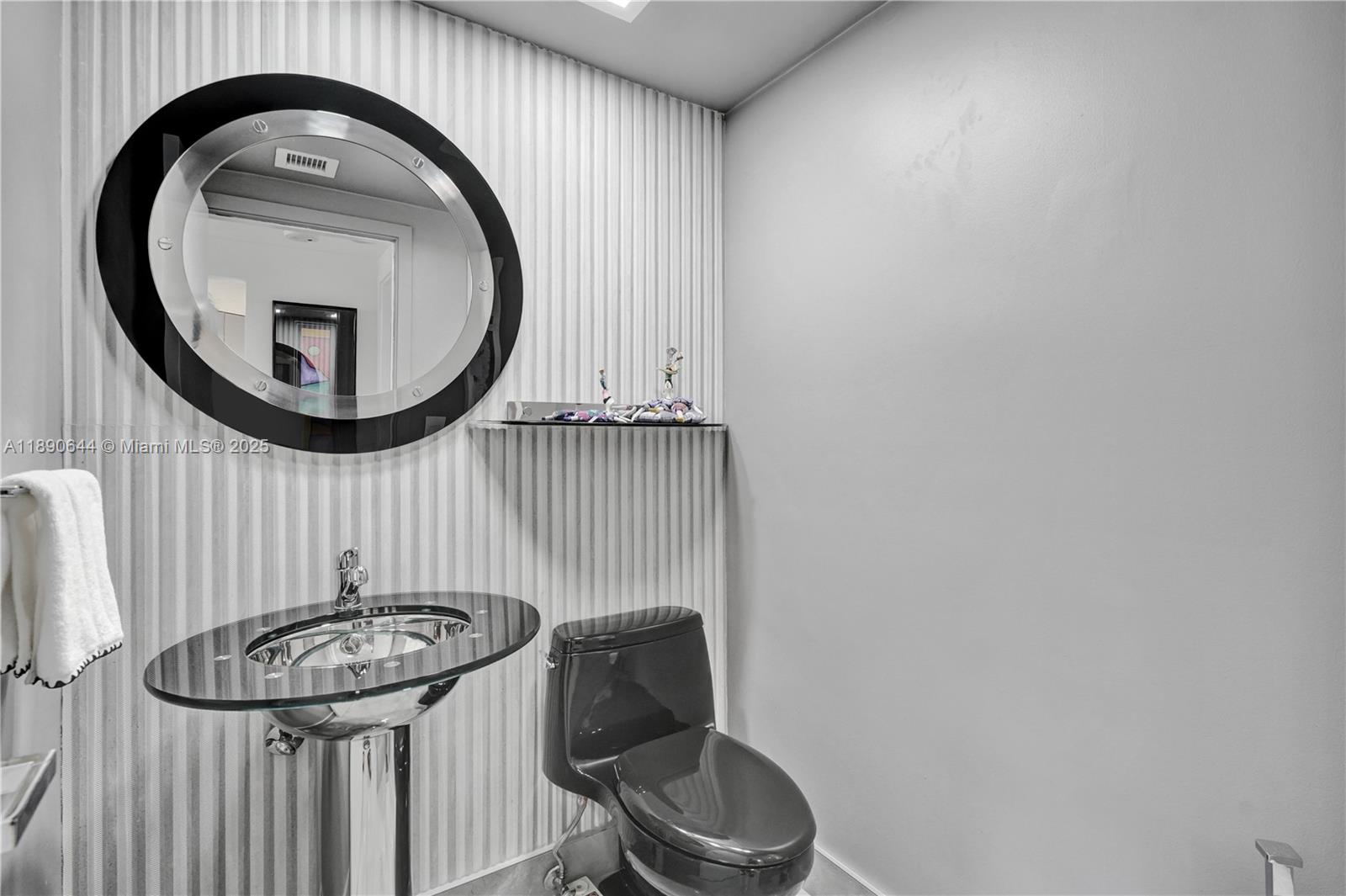 20191 E Country Club Dr # 2606