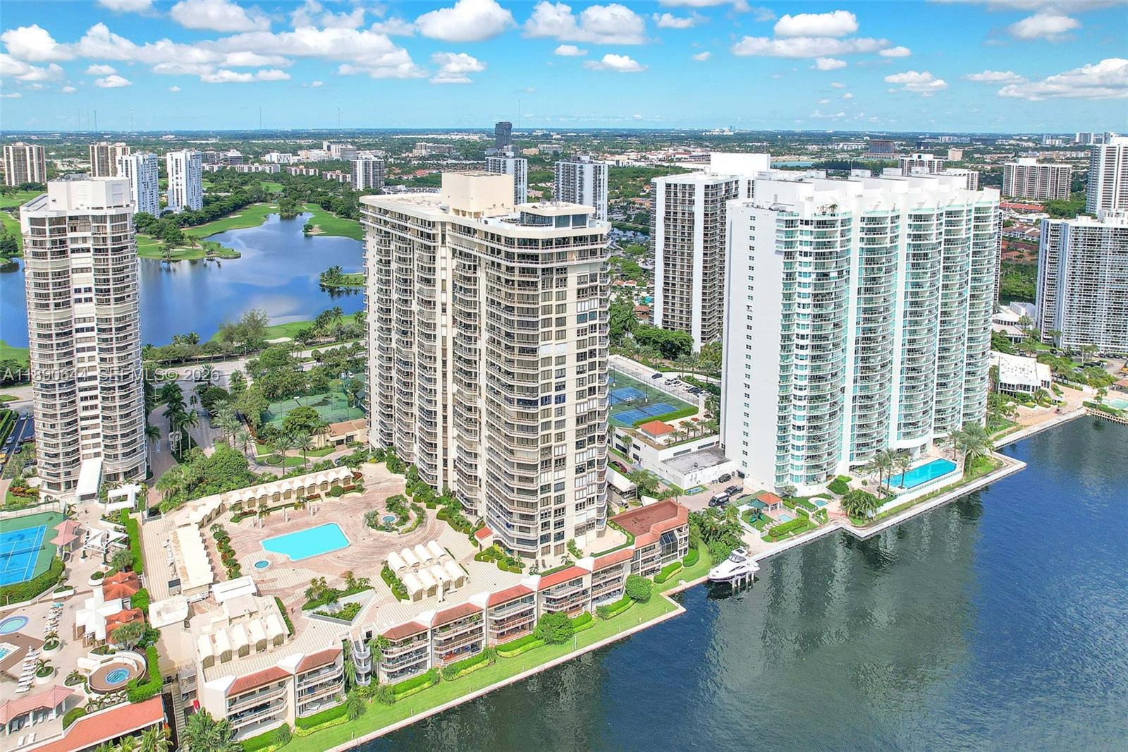 20191 E Country Club Dr # 2606