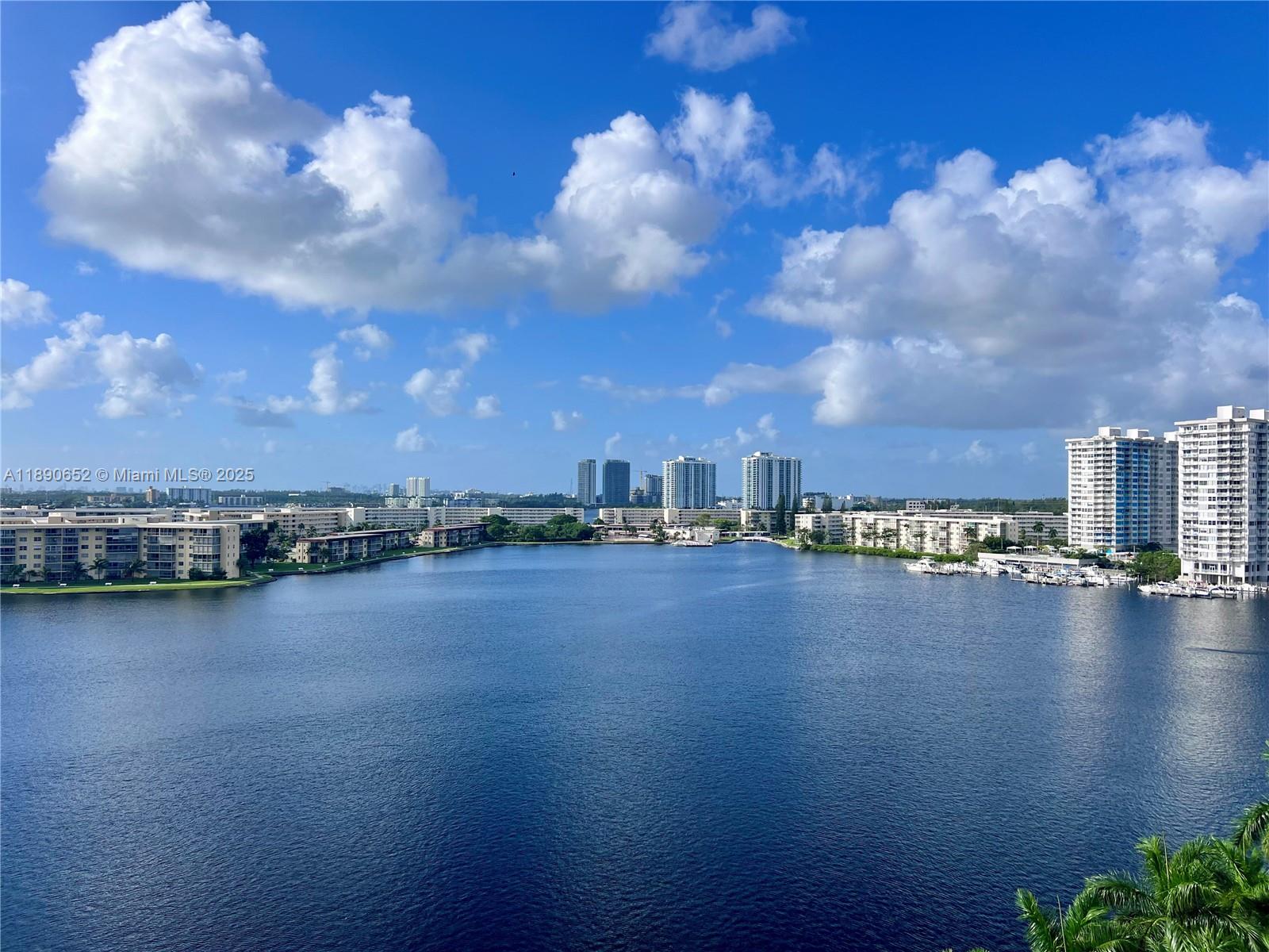 2851 NE 183rd St # 1017E