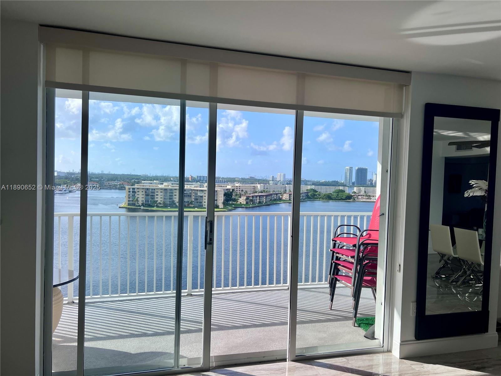 2851 NE 183rd St # 1017E