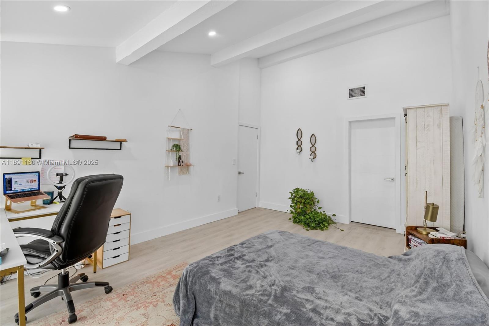 19220 NE 25th Ave # 274B