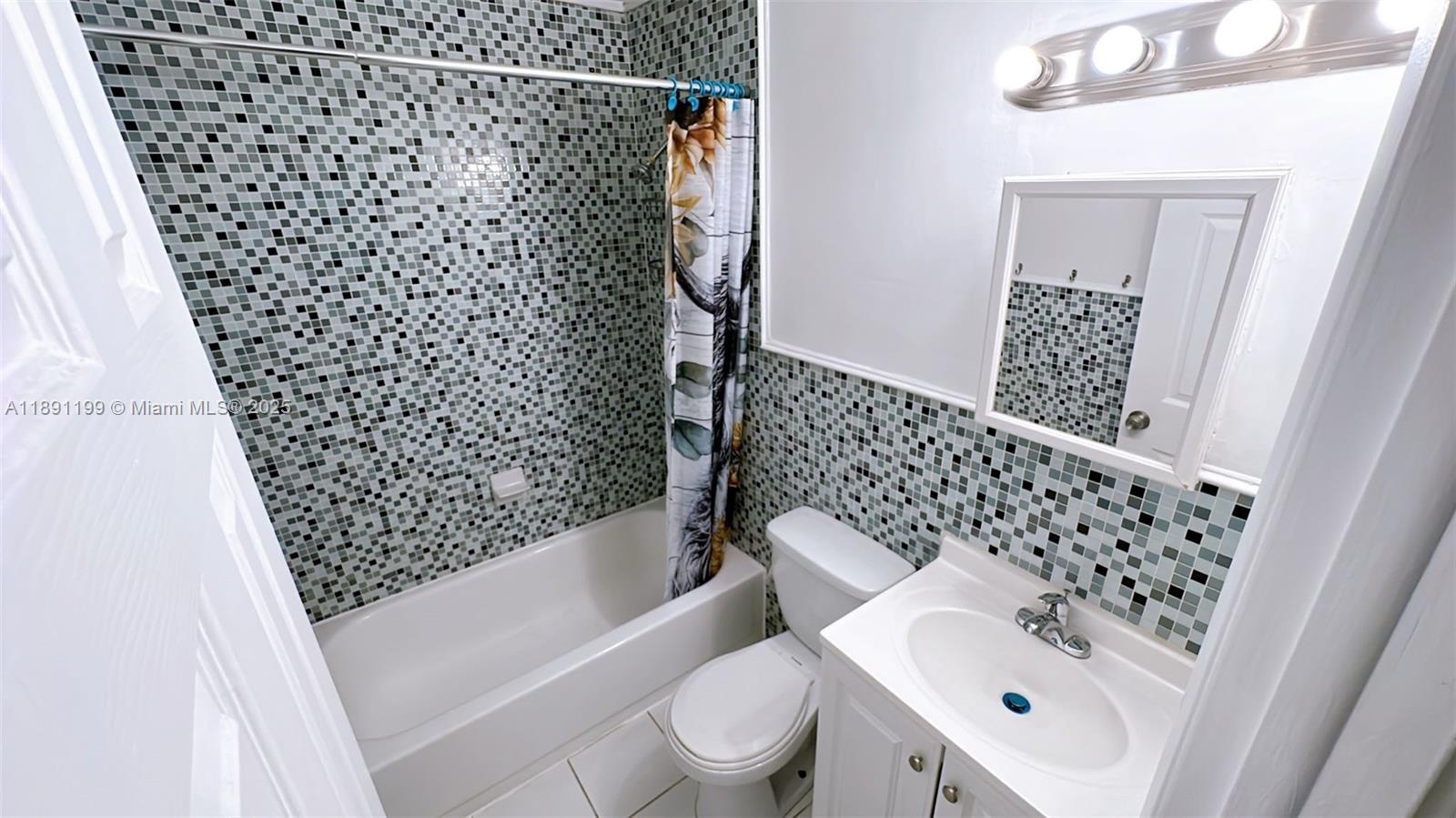 842 Meridian Ave # 2C