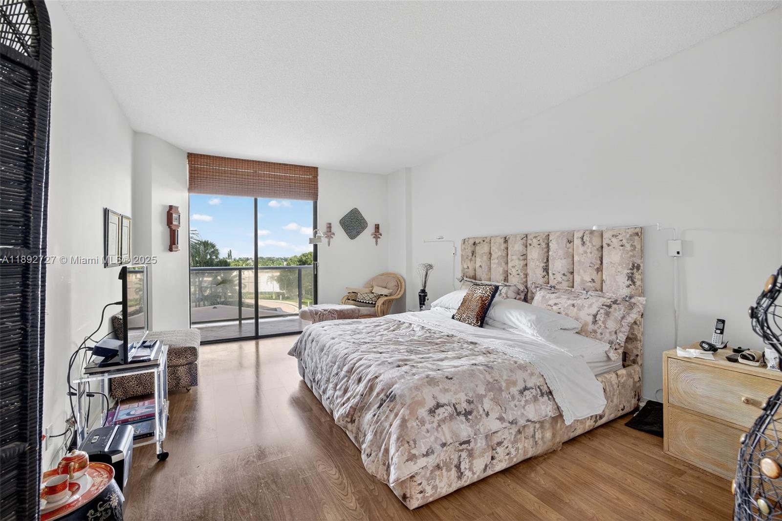 20281 E Country Club Dr # 210