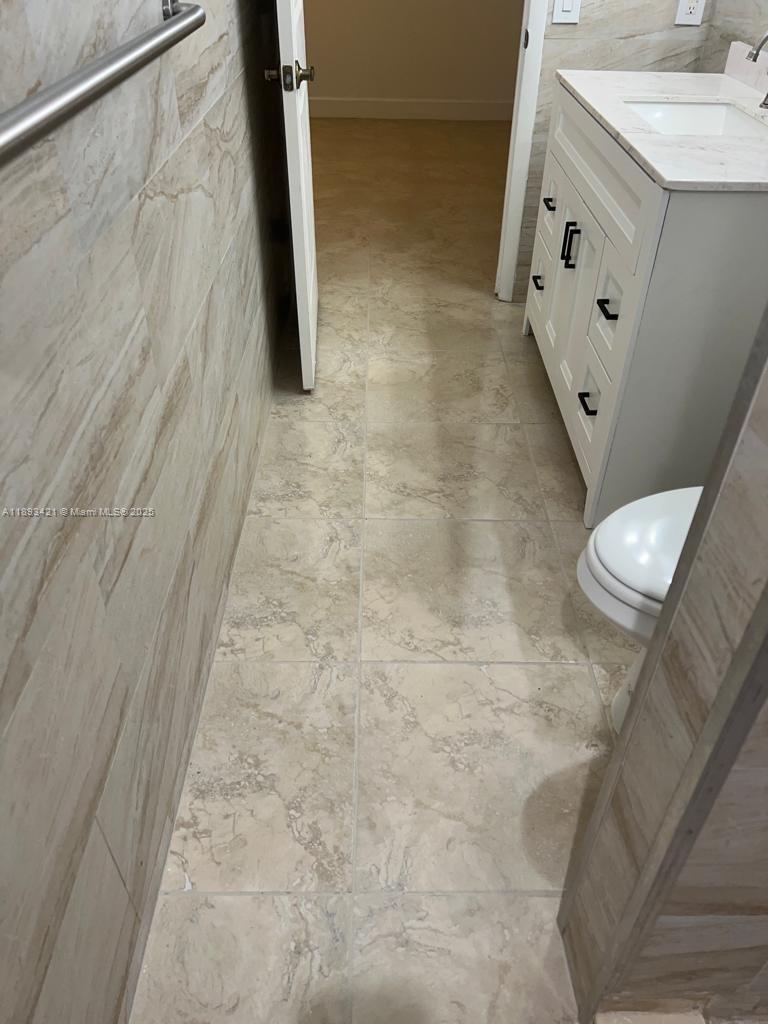 2670 W 76th St # 101